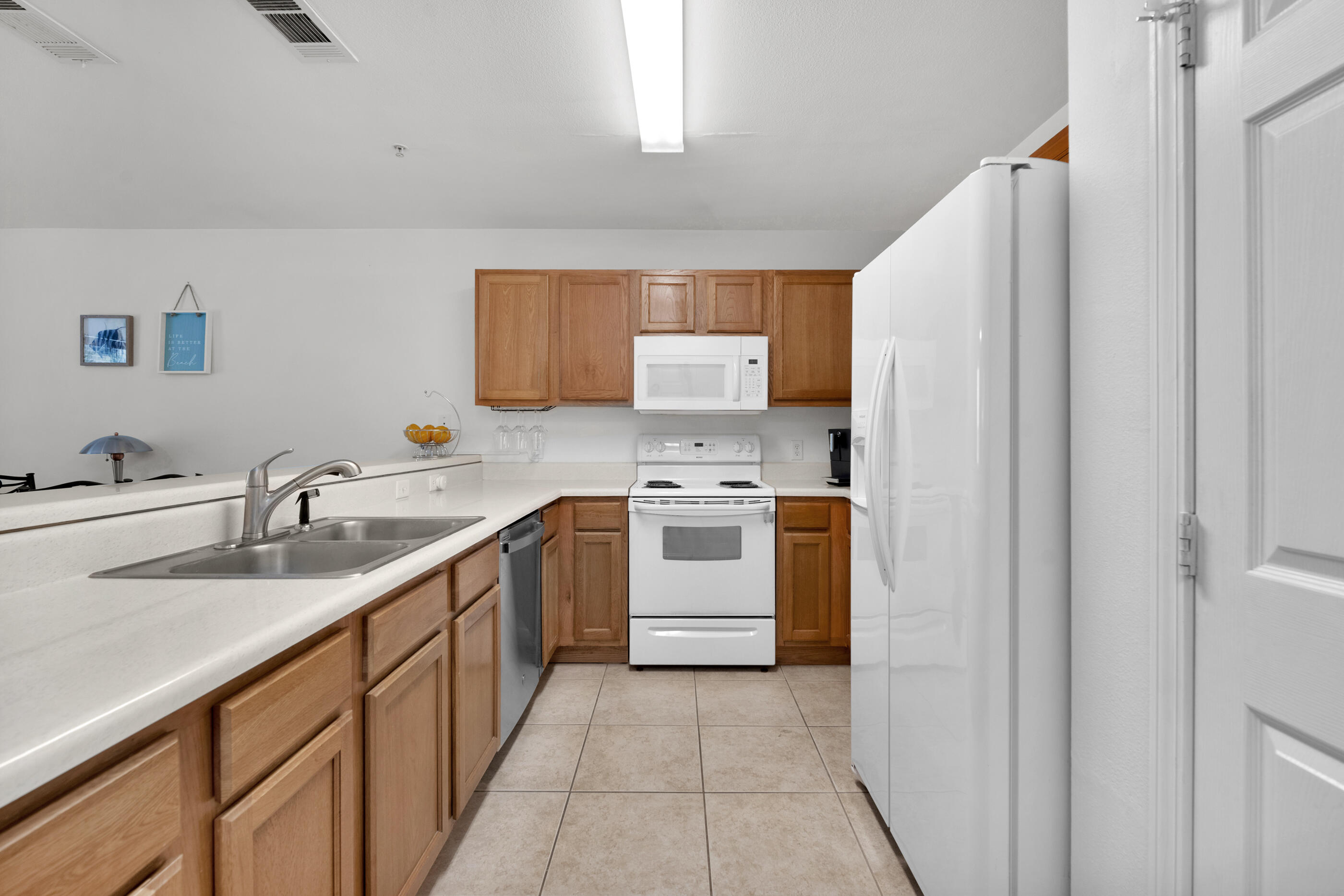 CIRCLE PARK CONDOMINIUM - Residential