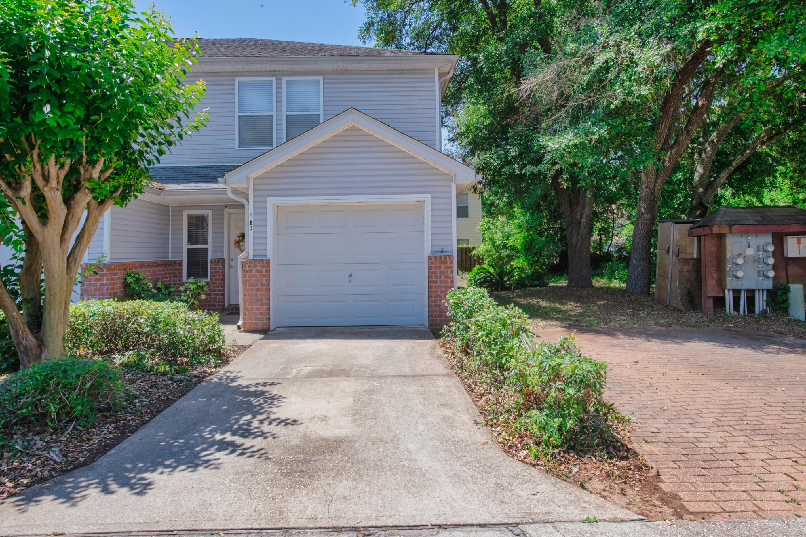 CIRCLE PARK CONDOMINIUM - Residential