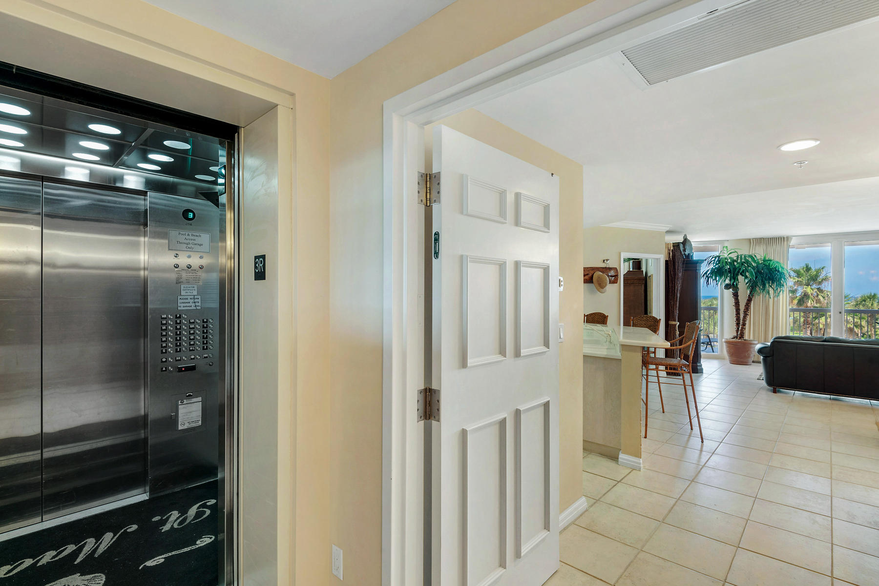 ST. MAARTEN AT SILVER SHELLS - Residential