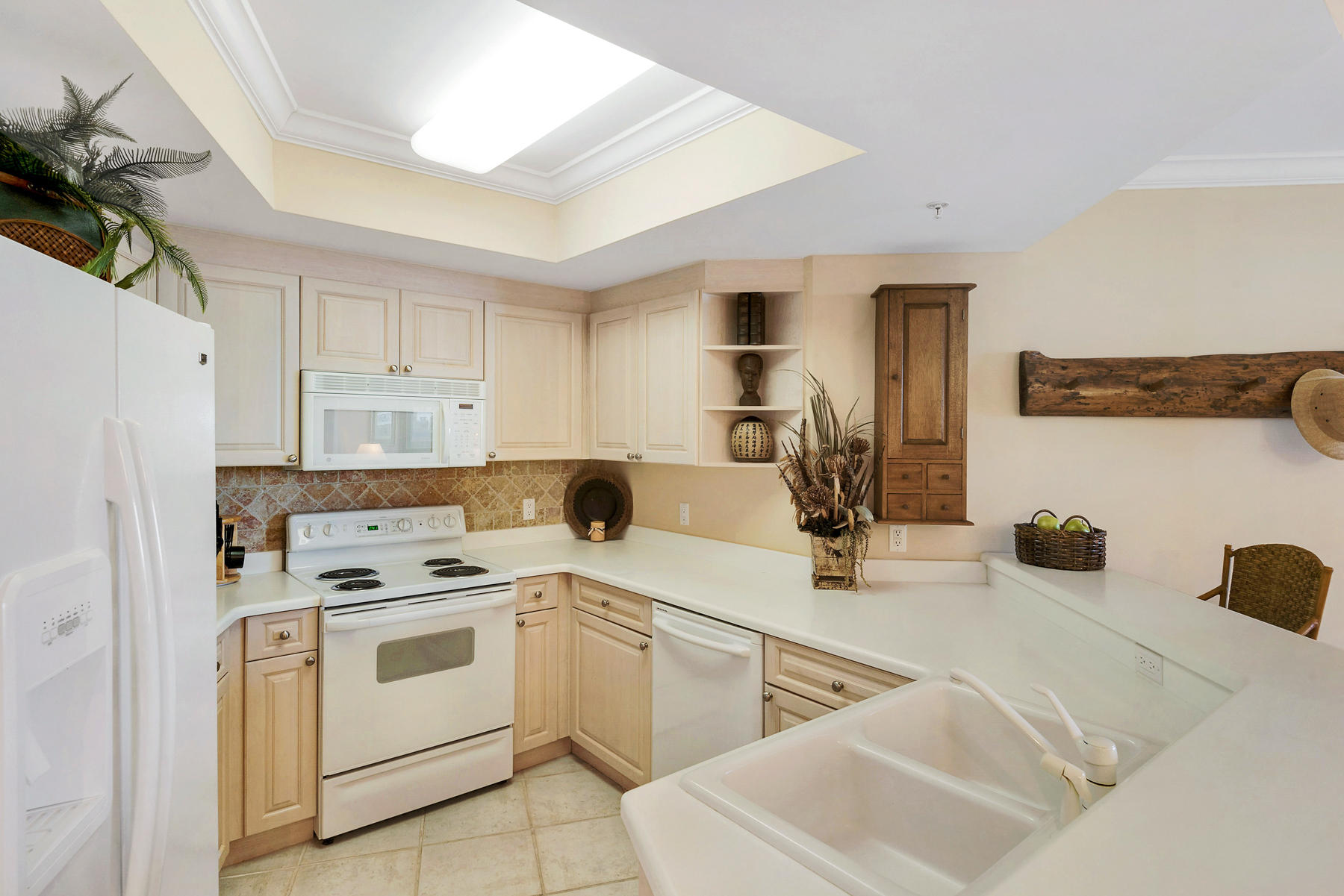 ST. MAARTEN AT SILVER SHELLS - Residential