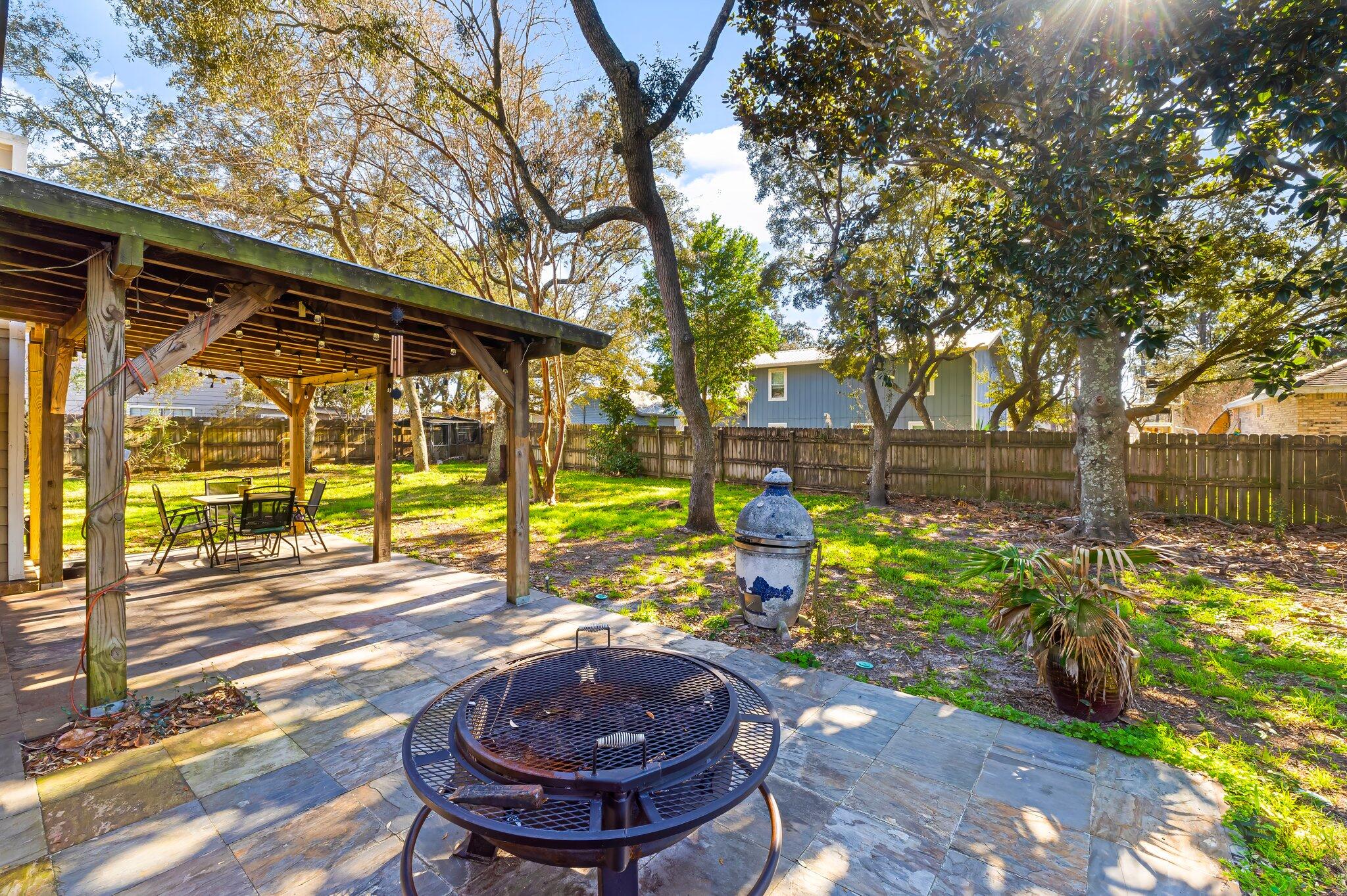 BAYVIEW MANOR - Residential Lease