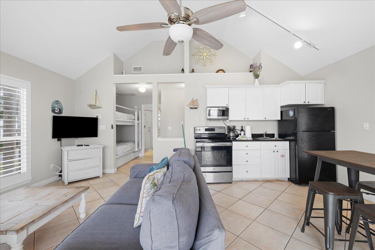 NANTUCKET COTTAGES - Residential