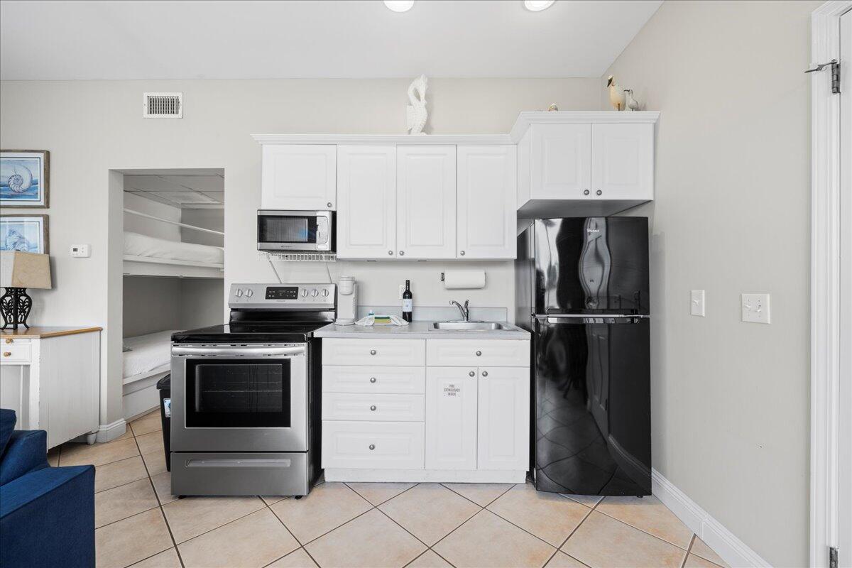 NANTUCKET COTTAGES - Residential