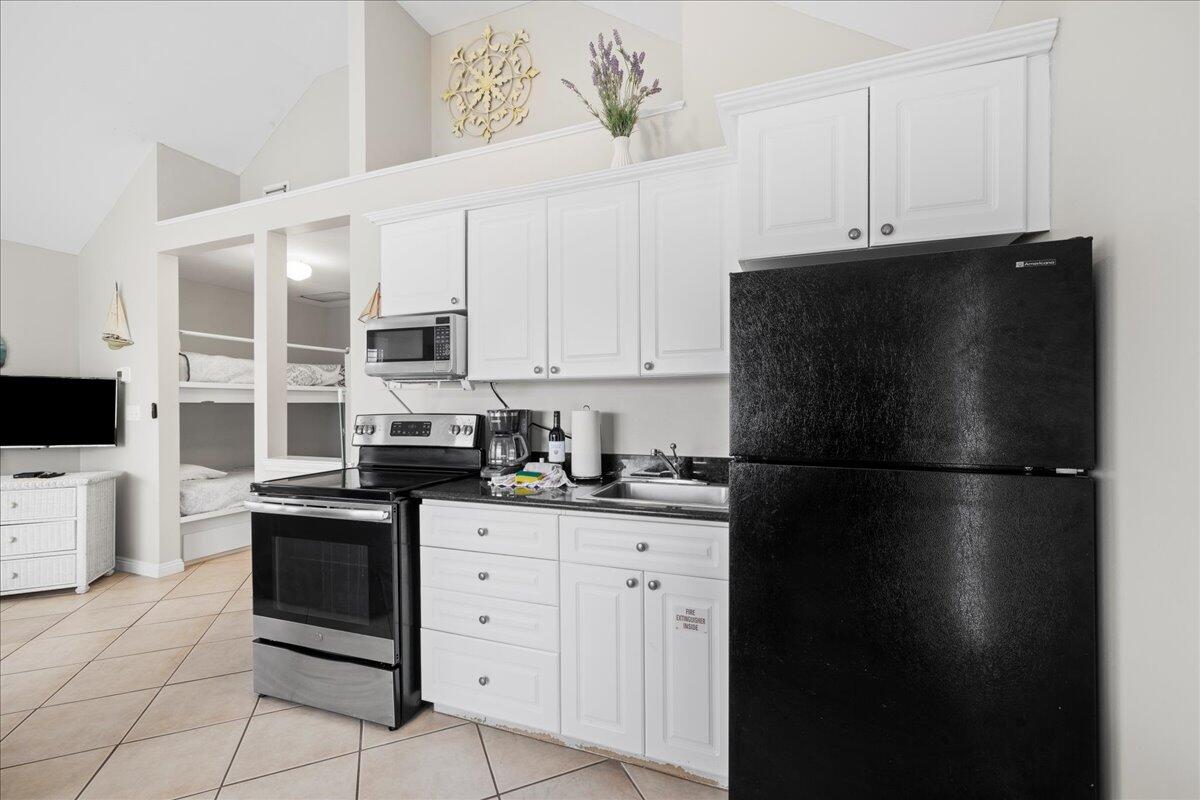 NANTUCKET COTTAGES - Residential