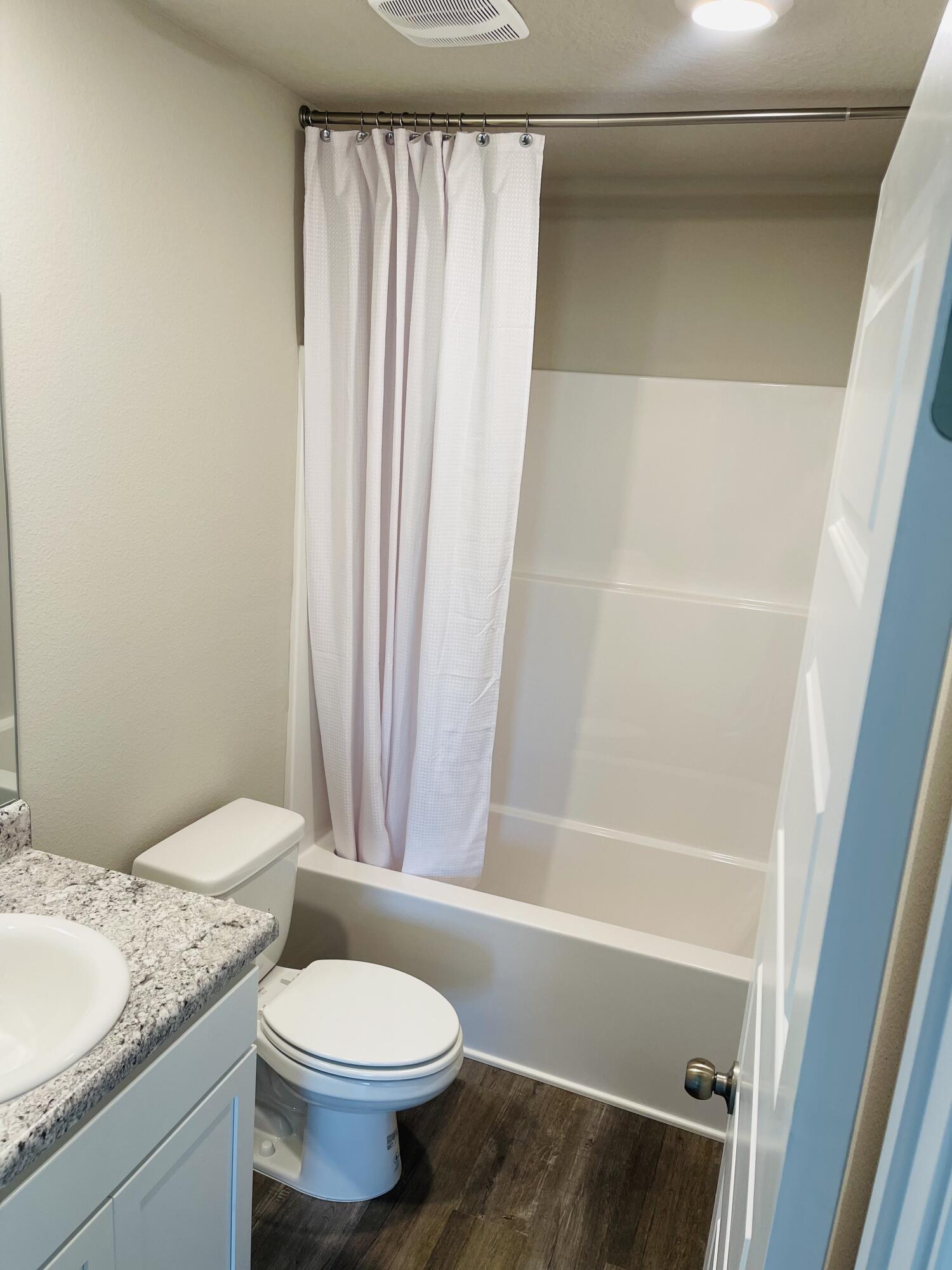 WHITE OAK ESTATES - Residential