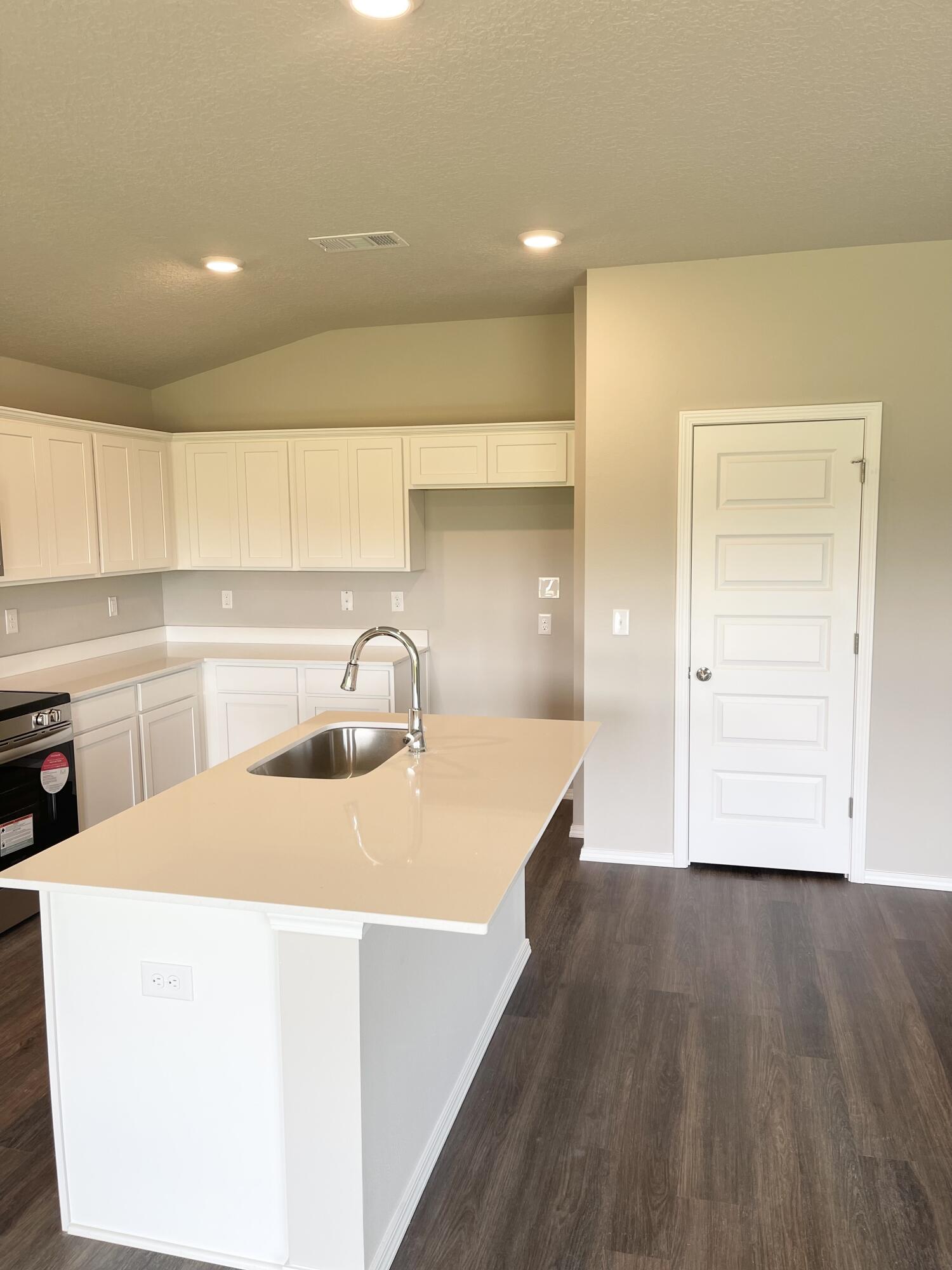WHITE OAK ESTATES - Residential