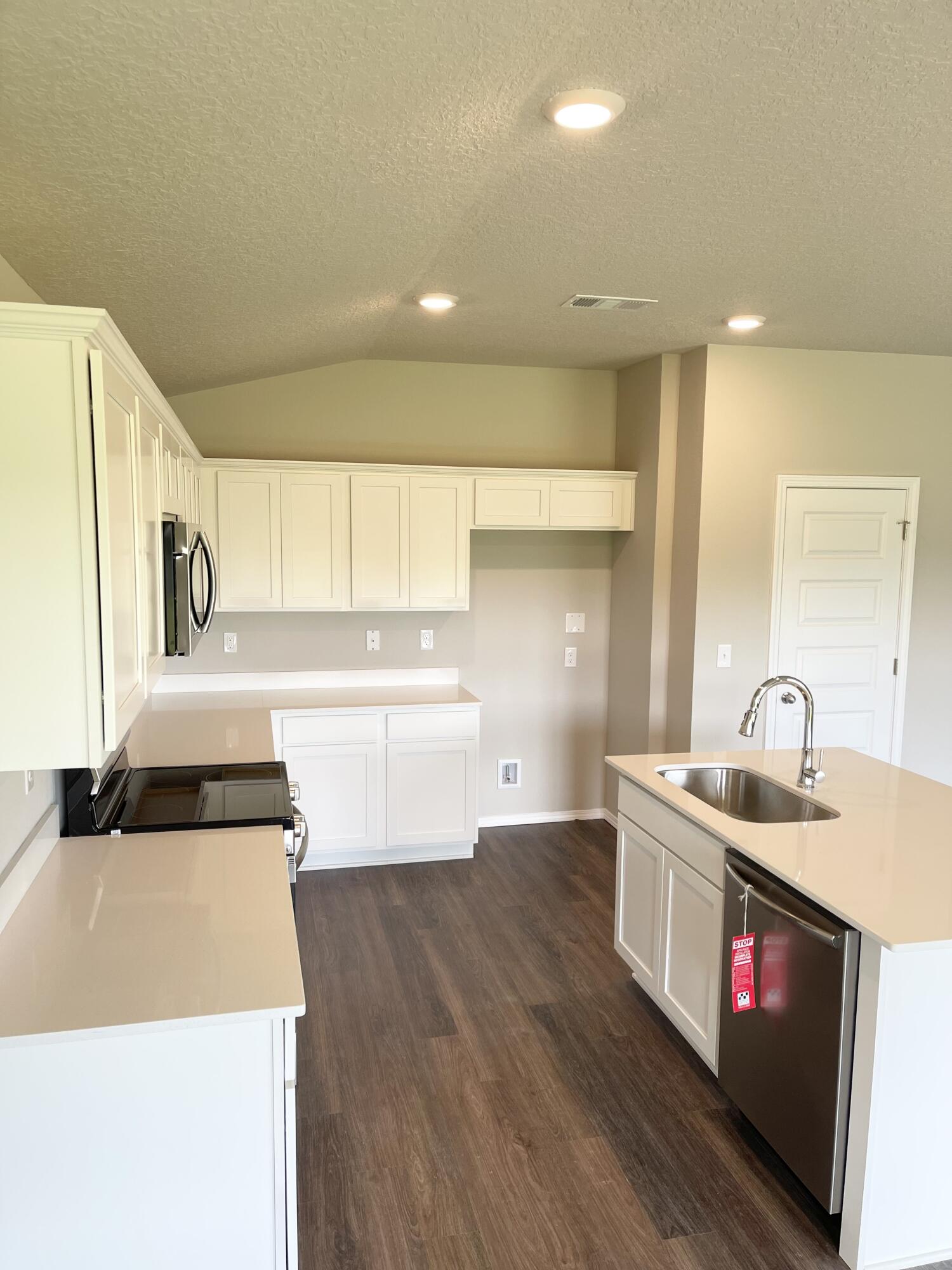 WHITE OAK ESTATES - Residential