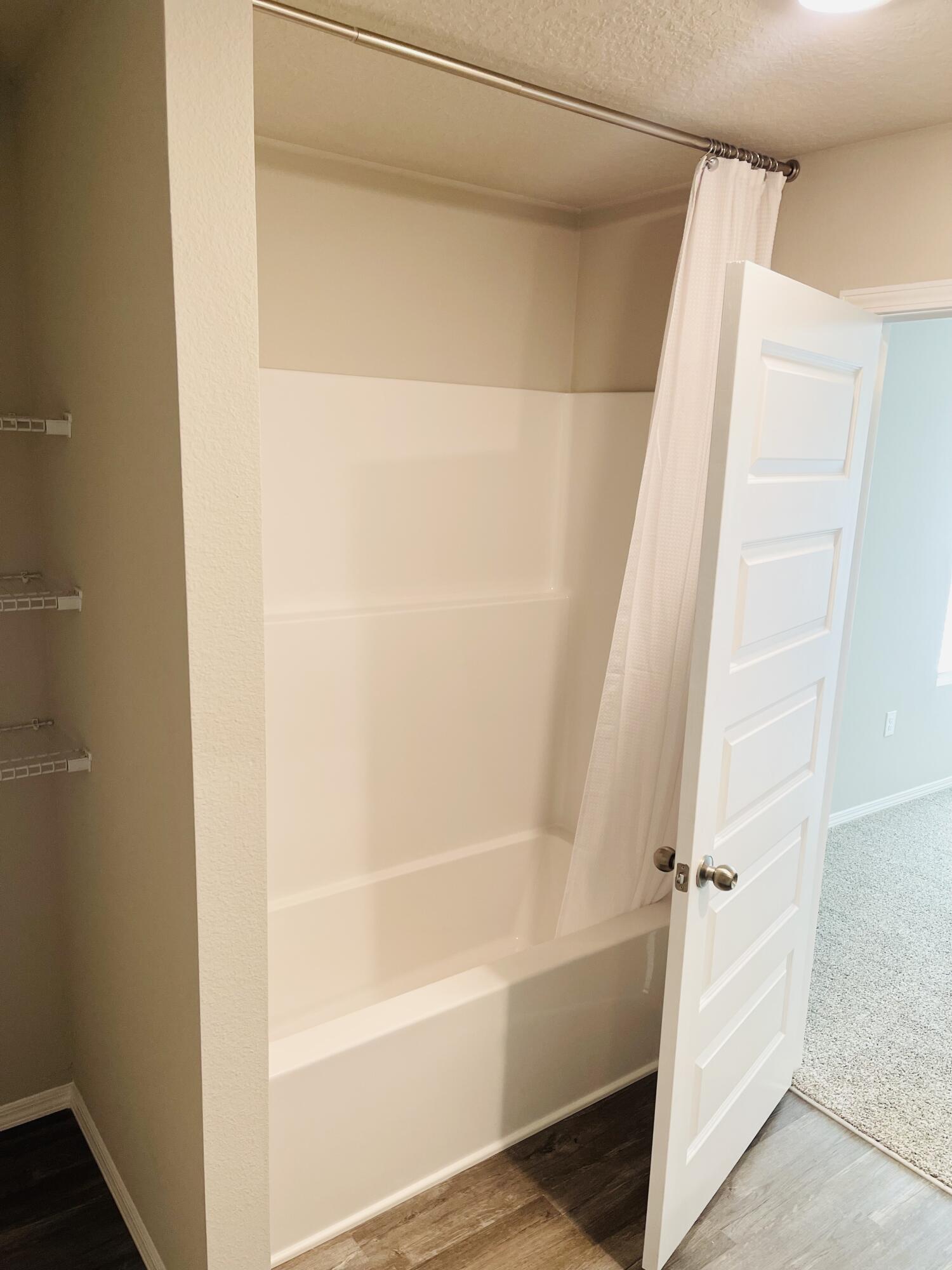 WHITE OAK ESTATES - Residential