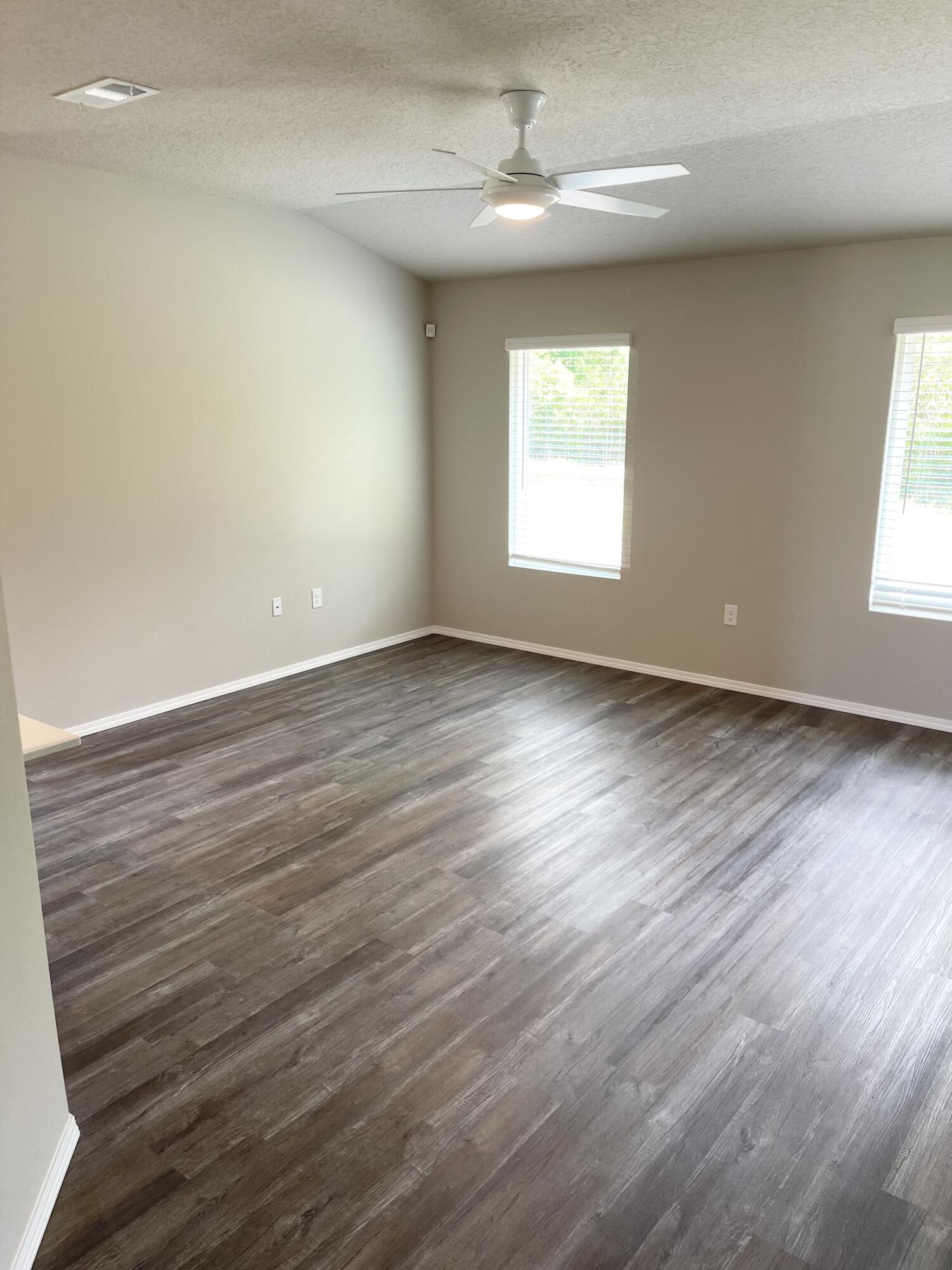 WHITE OAK ESTATES - Residential