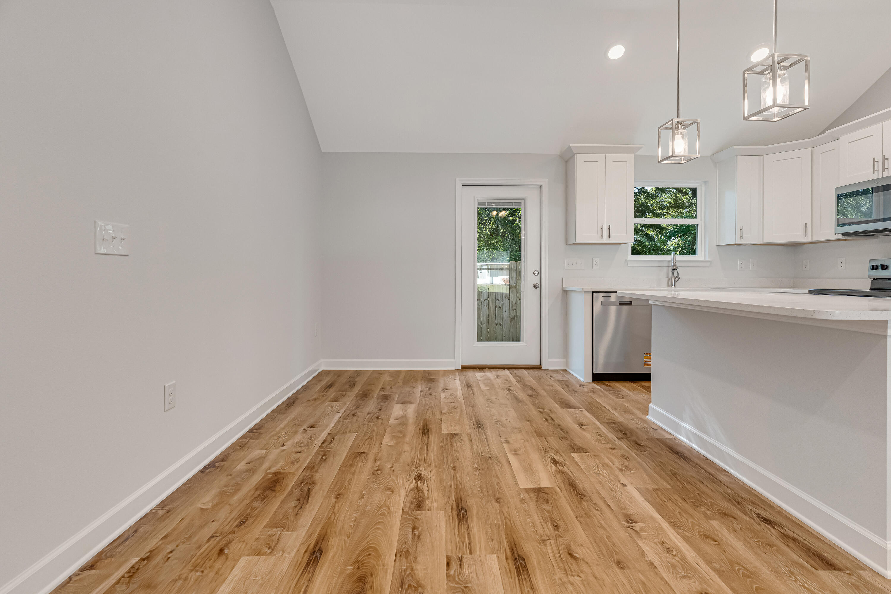 MORRIS ADDN TO CRESTVIEW - Residential
