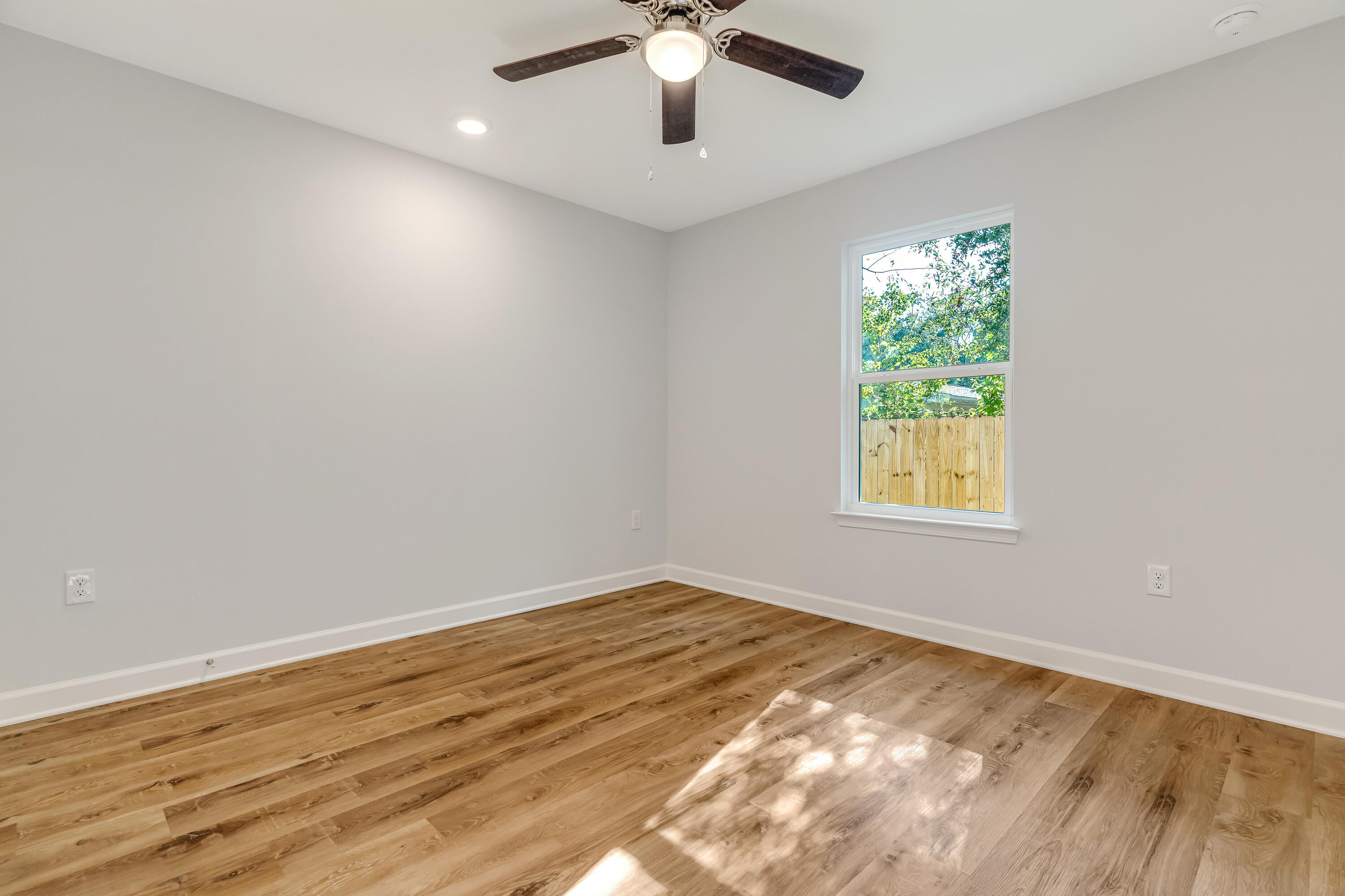 MORRIS ADDN TO CRESTVIEW - Residential