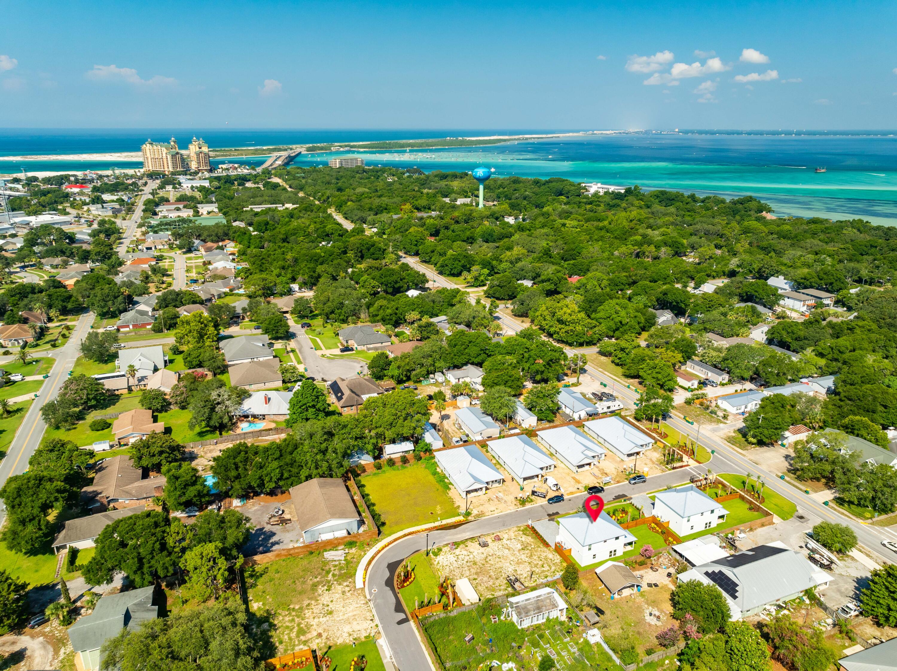 DESTIN COTTAGES - Residential