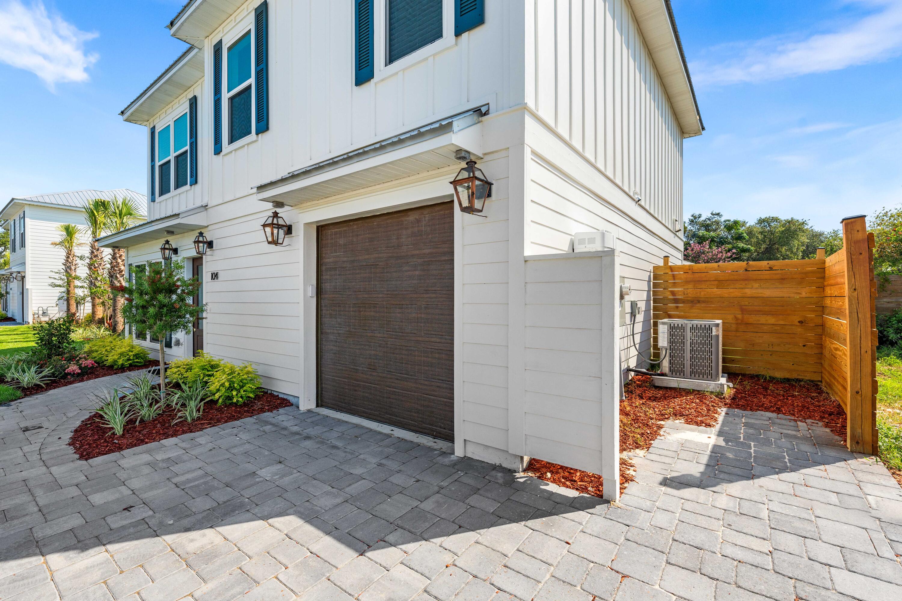 DESTIN COTTAGES - Residential