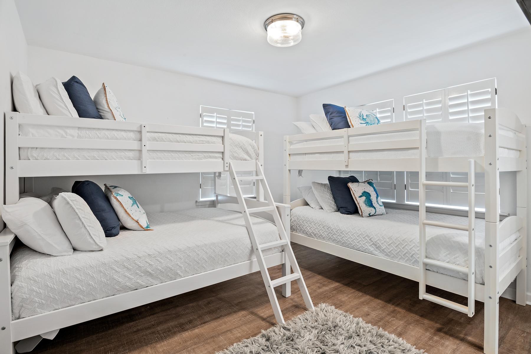 WHISPERING SANDS CONDO - Residential