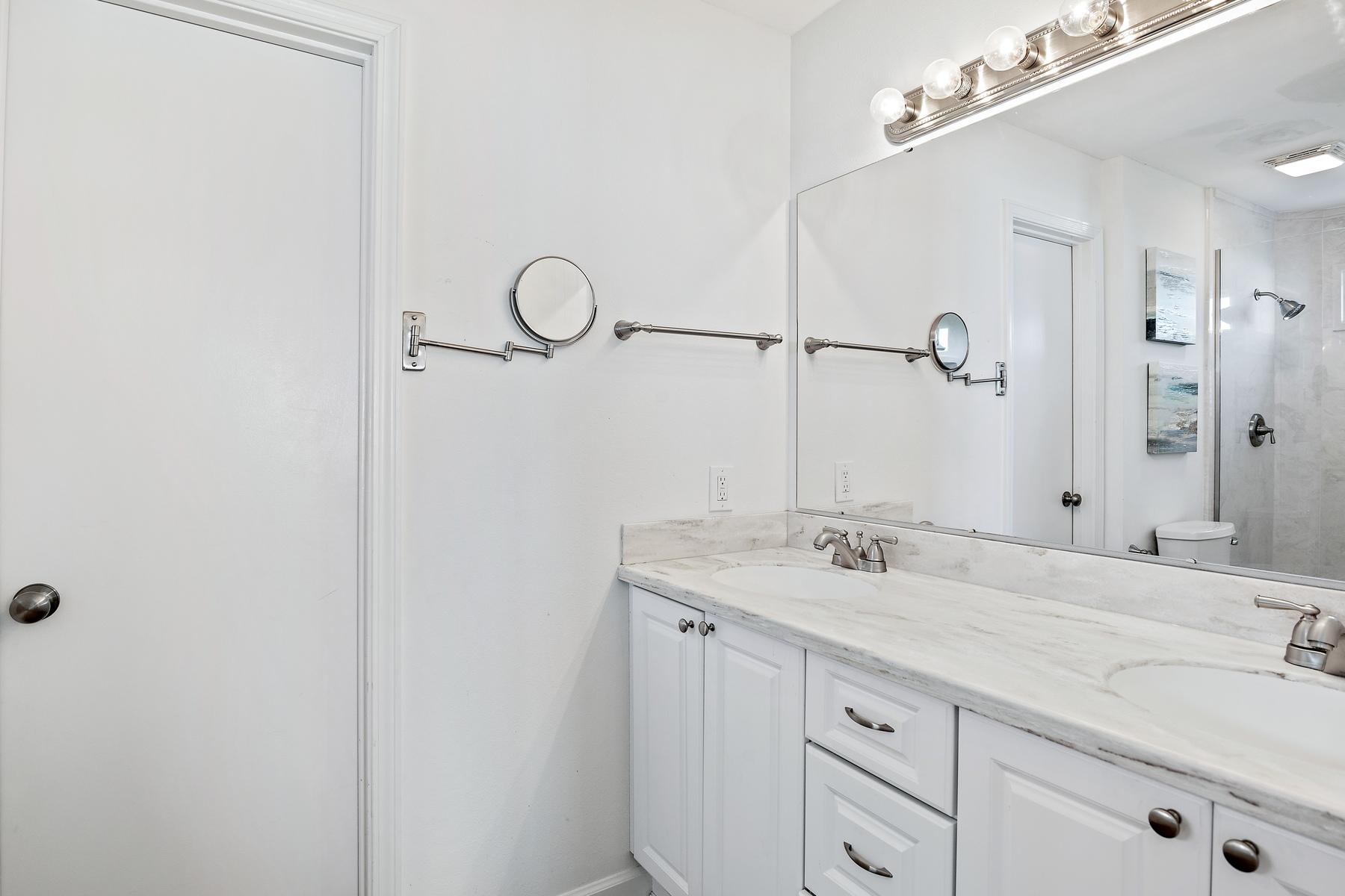 WHISPERING SANDS CONDO - Residential