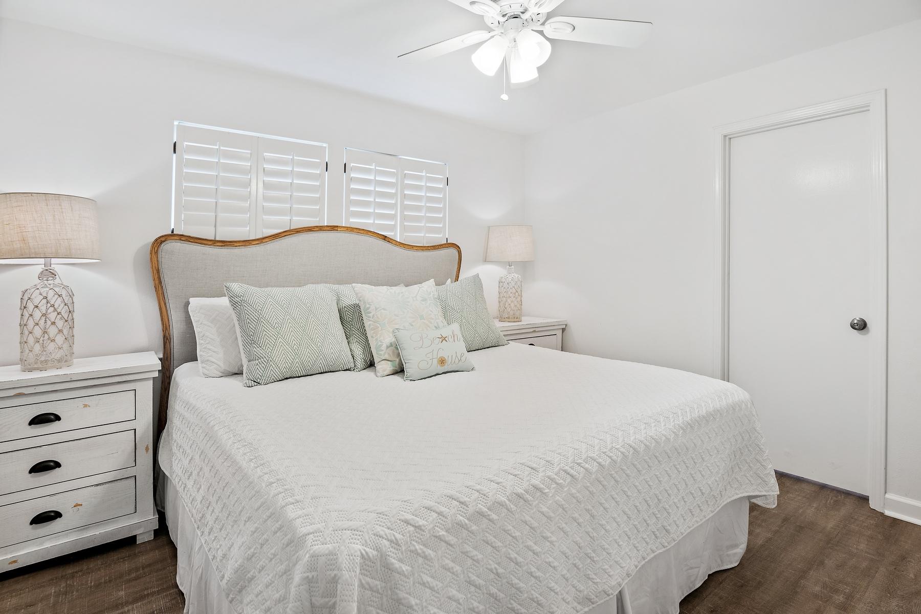 WHISPERING SANDS CONDO - Residential