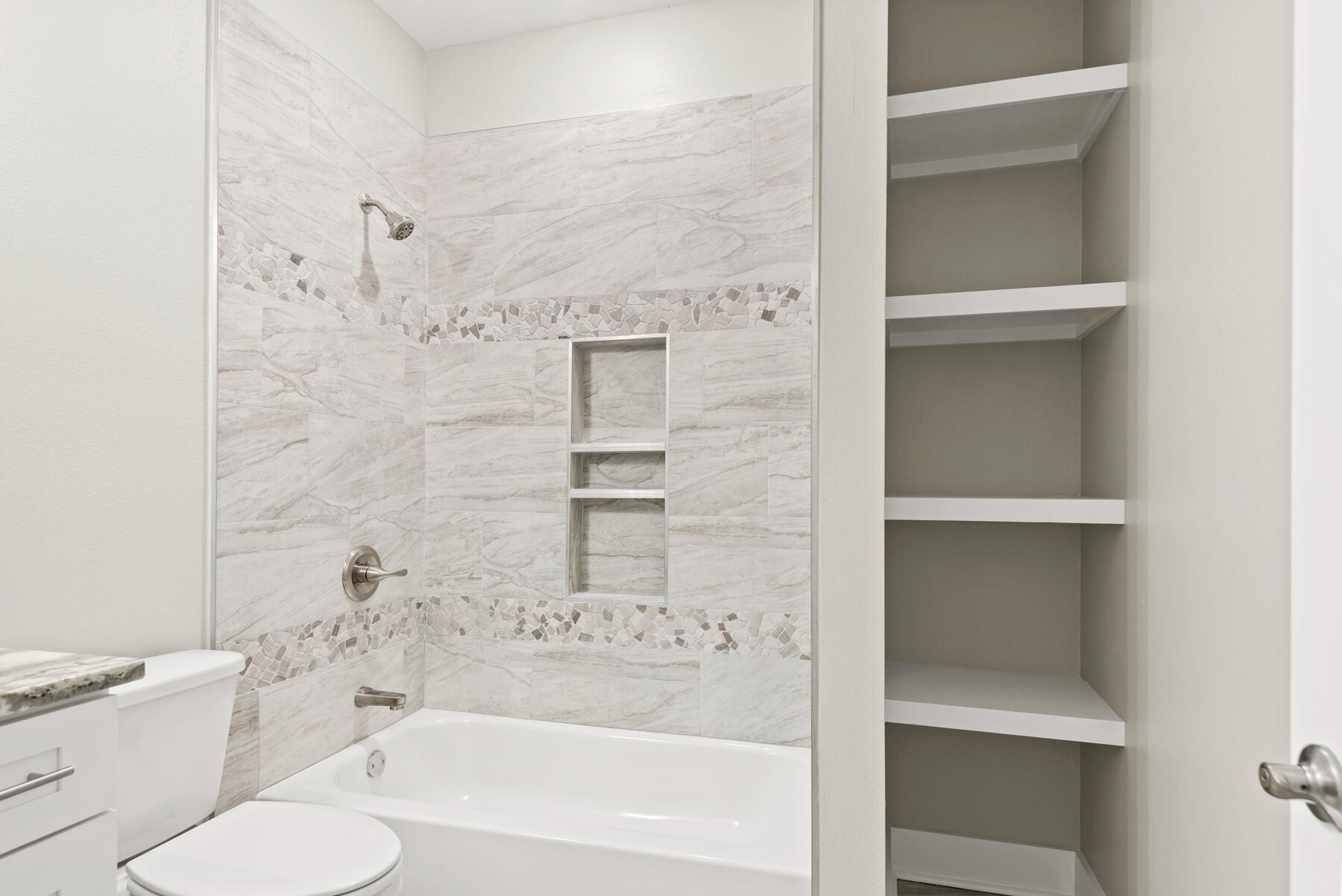 VILLA TASSO TOWN OF - Residential