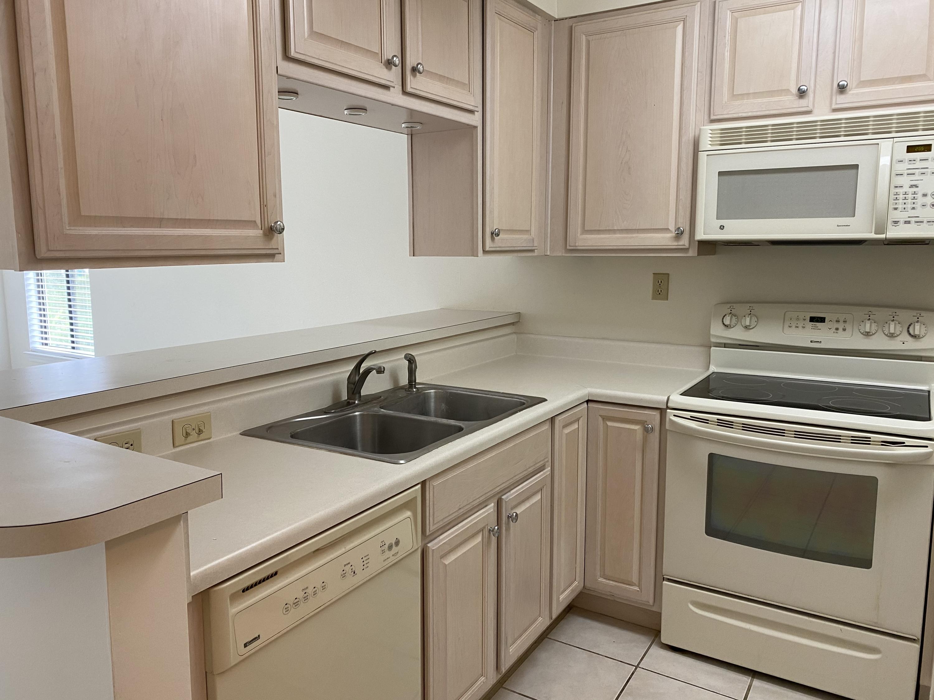 LAKESIDE CONDO AT BLUEWATER BAY - Residential Lease