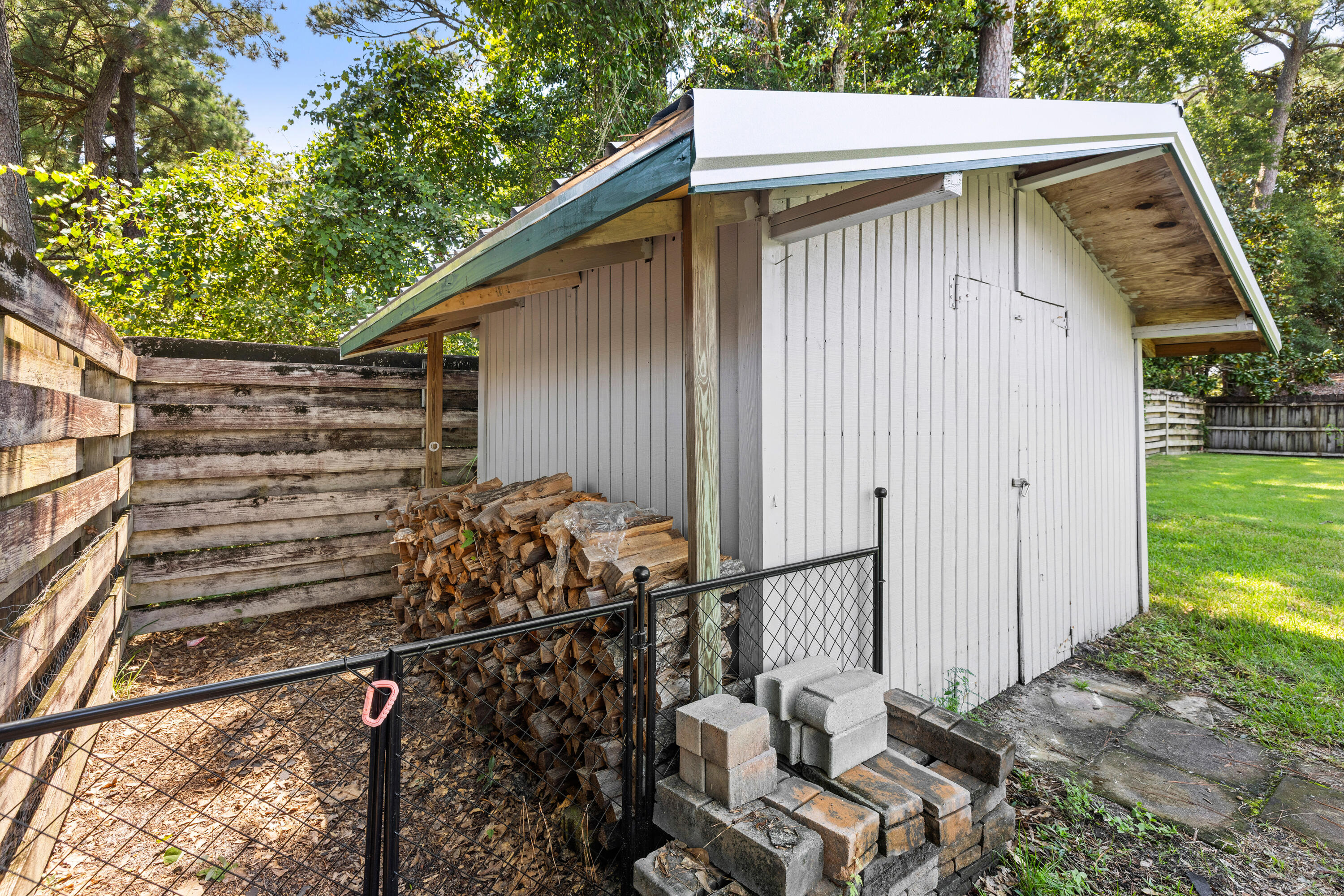 PINEWOOD ESTATES 2 - Residential