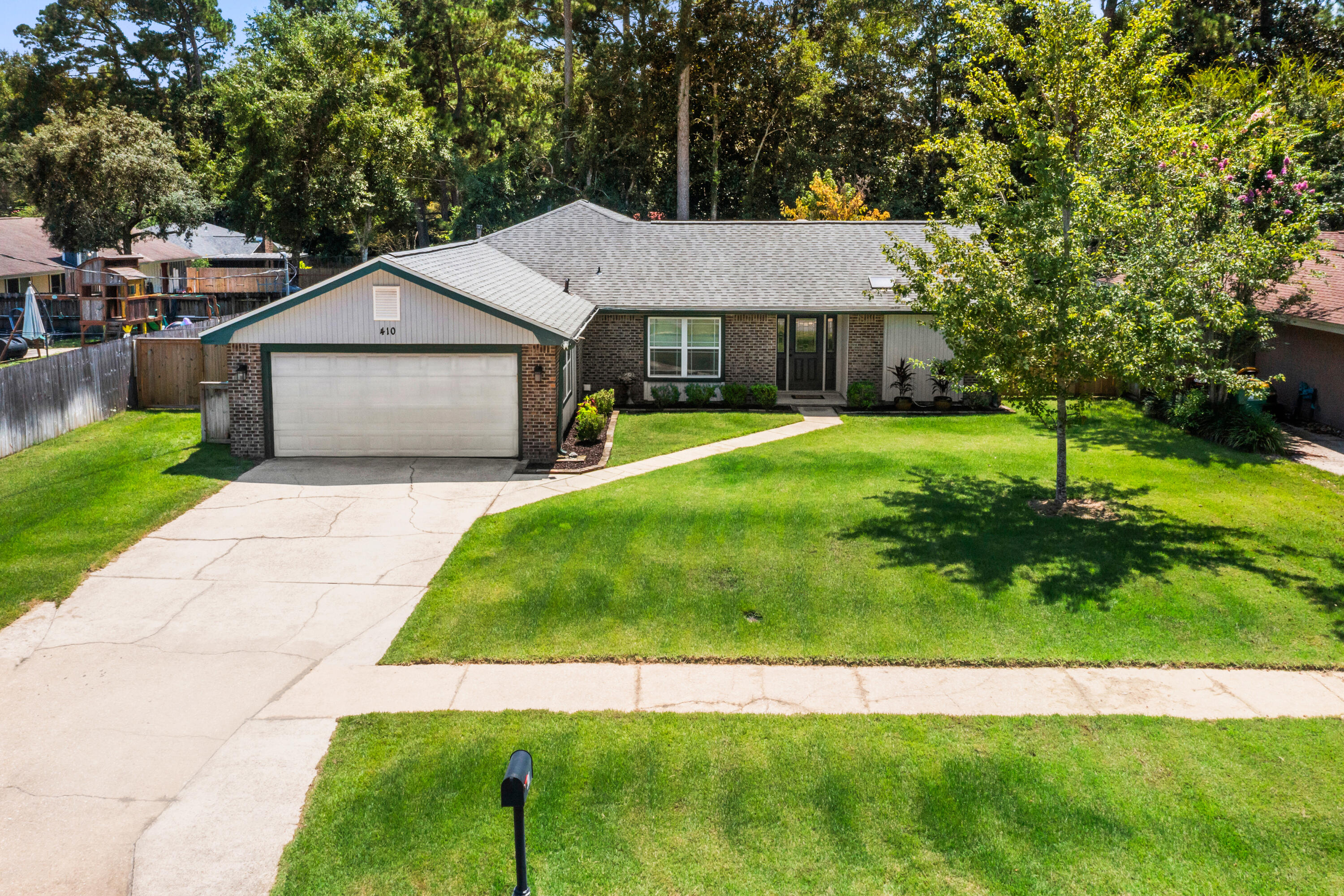 PINEWOOD ESTATES 2 - Residential
