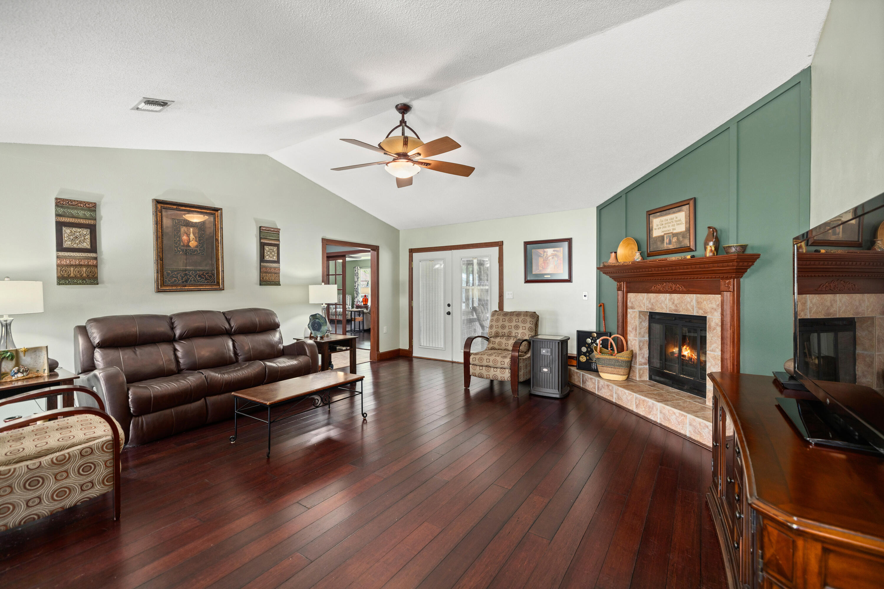 PINEWOOD ESTATES 2 - Residential