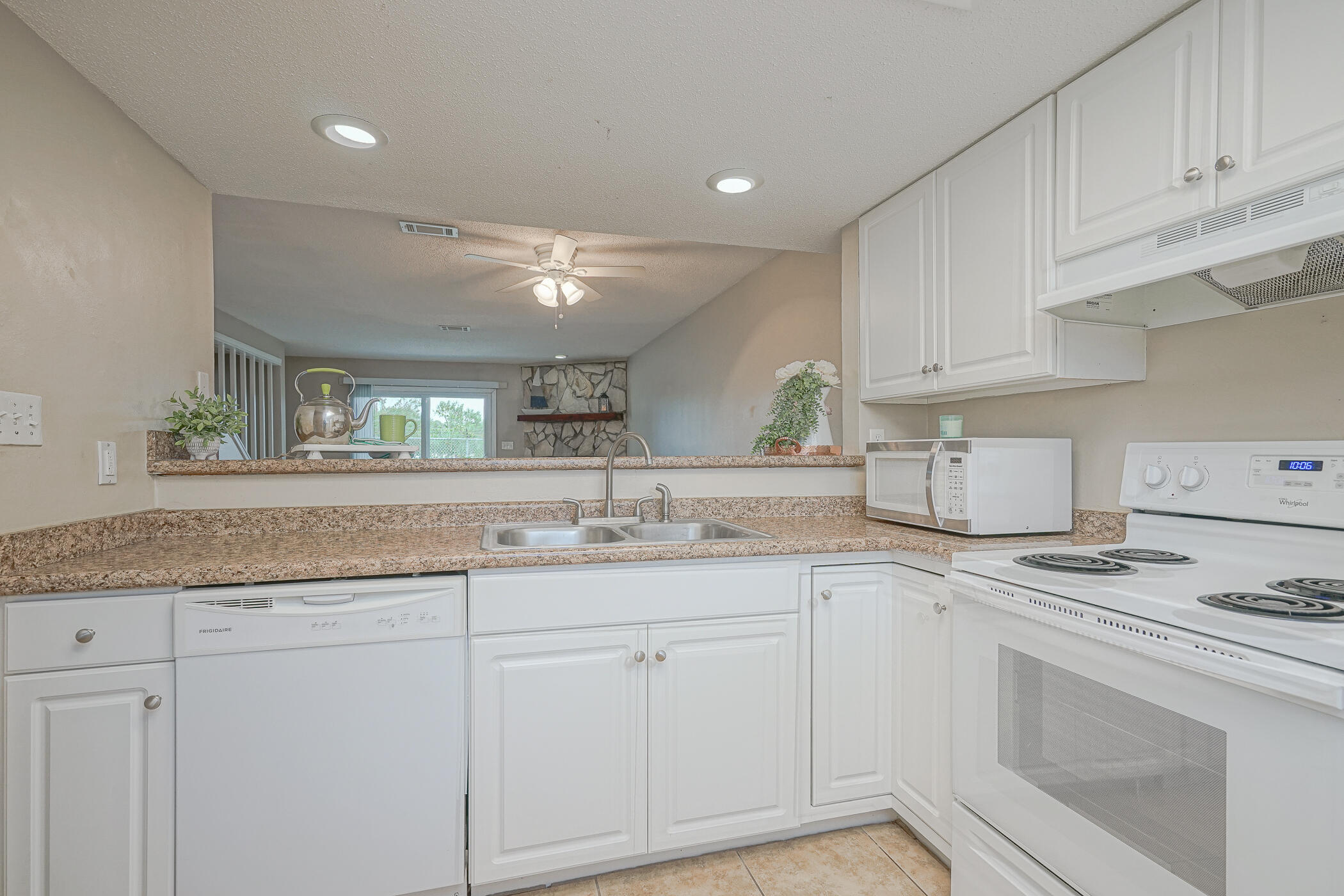 DESTIN RACQUET CLUB T/H - Residential