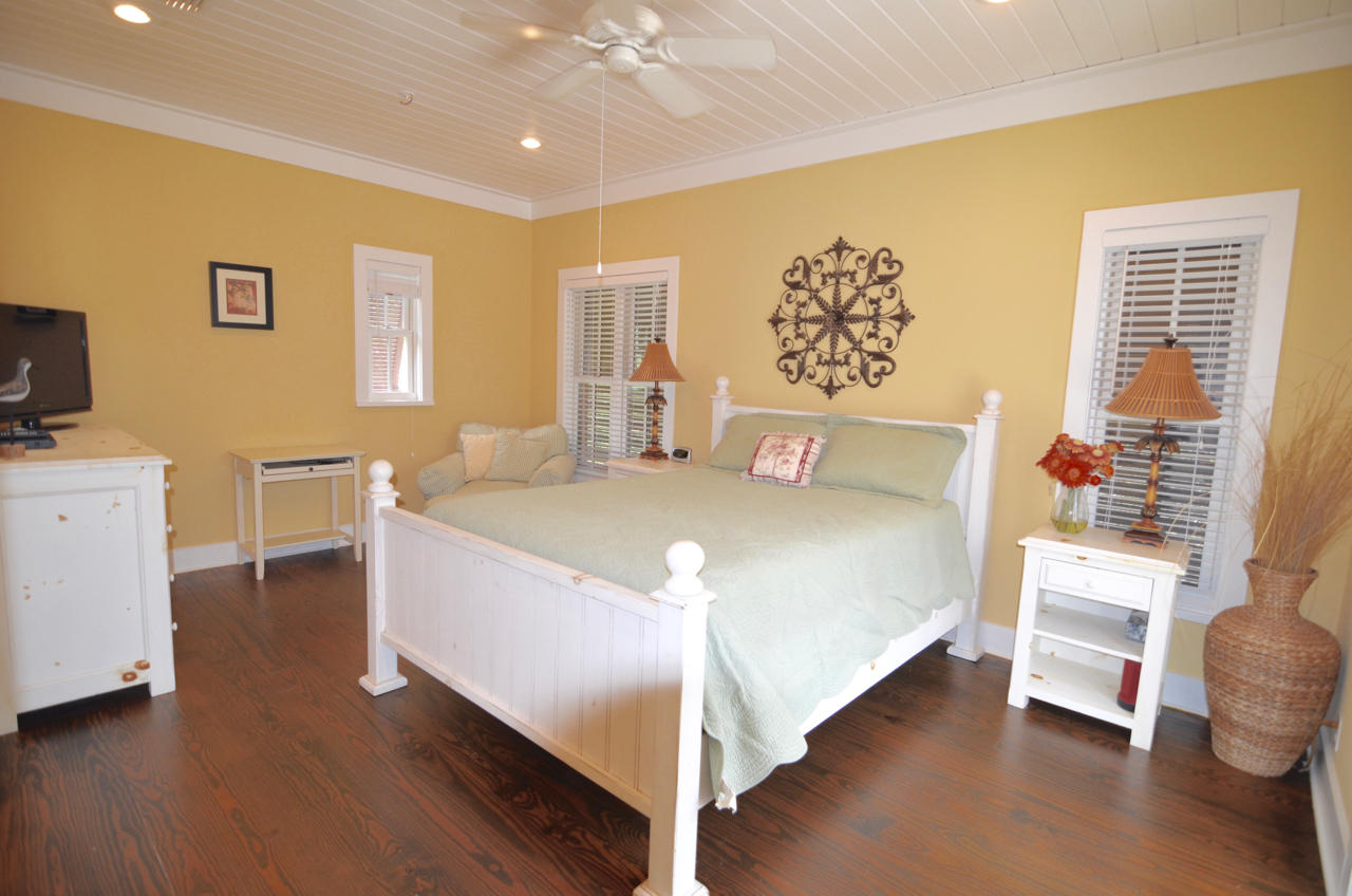MAGNOLIA COTTAGES - Residential