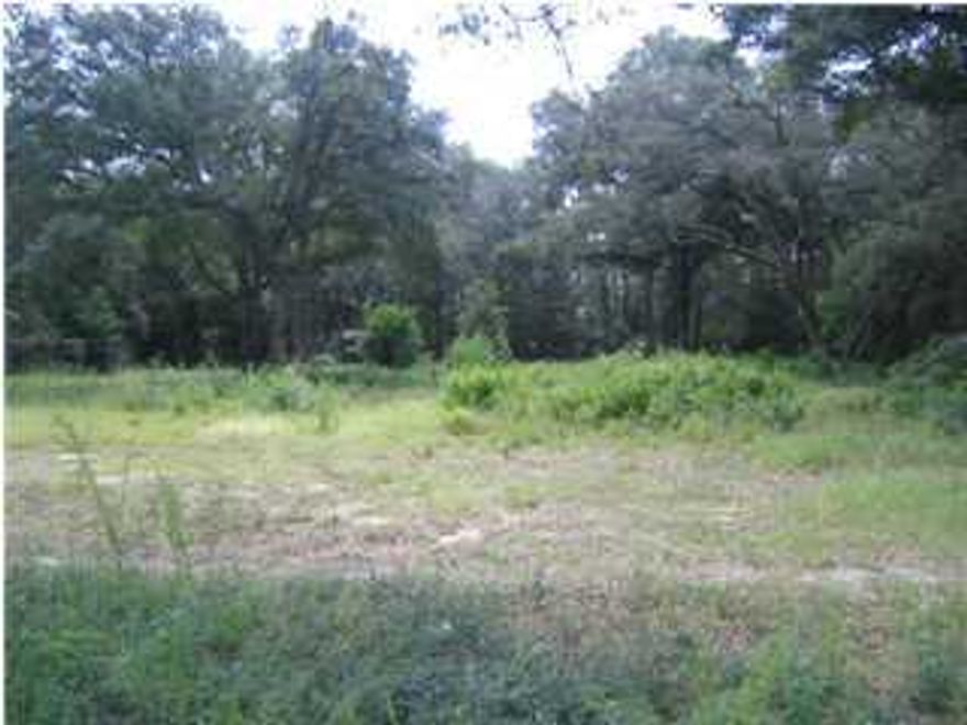 Great location near fast growing Hospital and Medical complex and just across the street from the new proposed court house location. It is also located just minutes between both Eglin Air Force Base and Hurlbert Field.