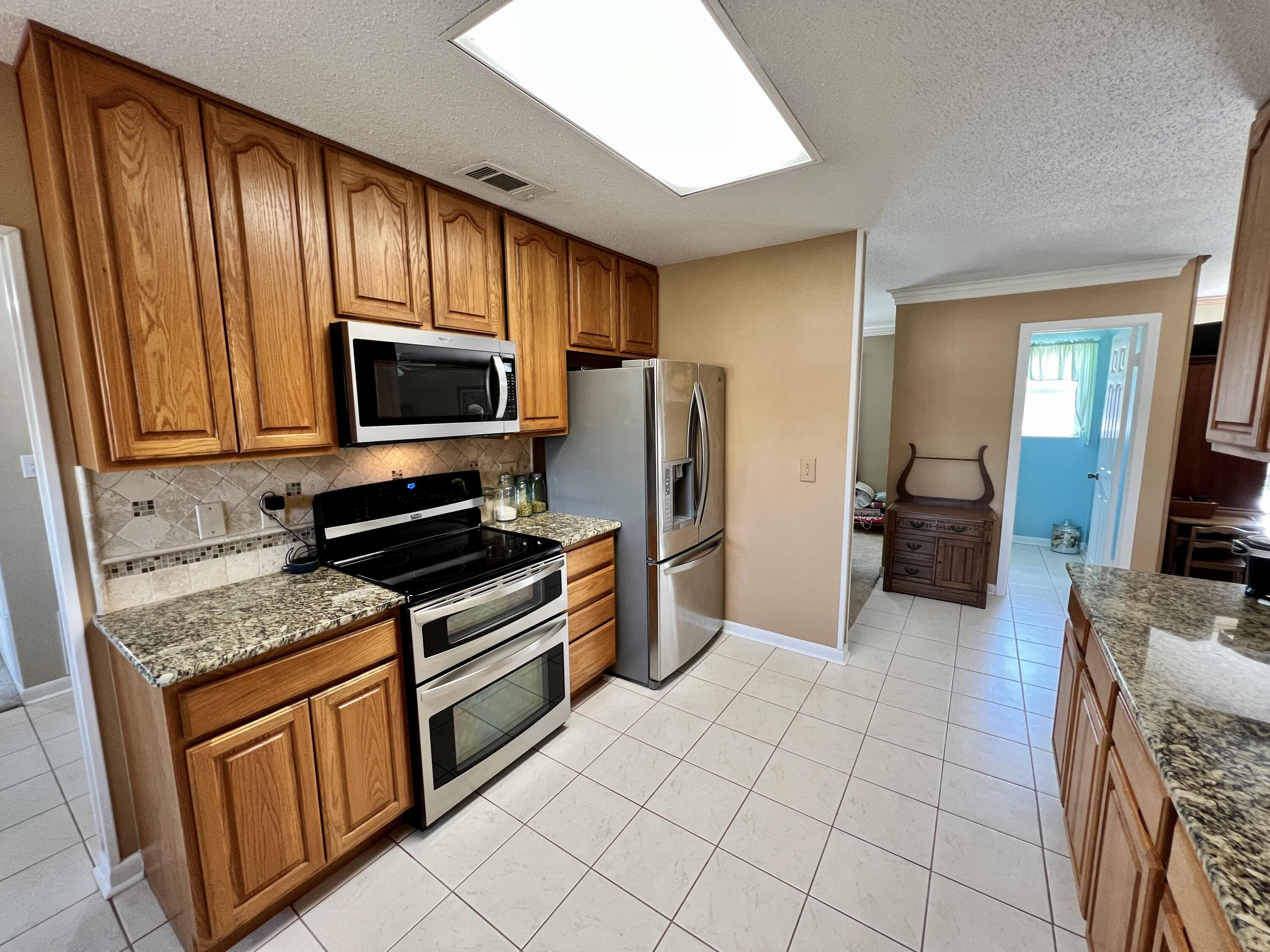LAKE LORRAINE ESTATES - Residential