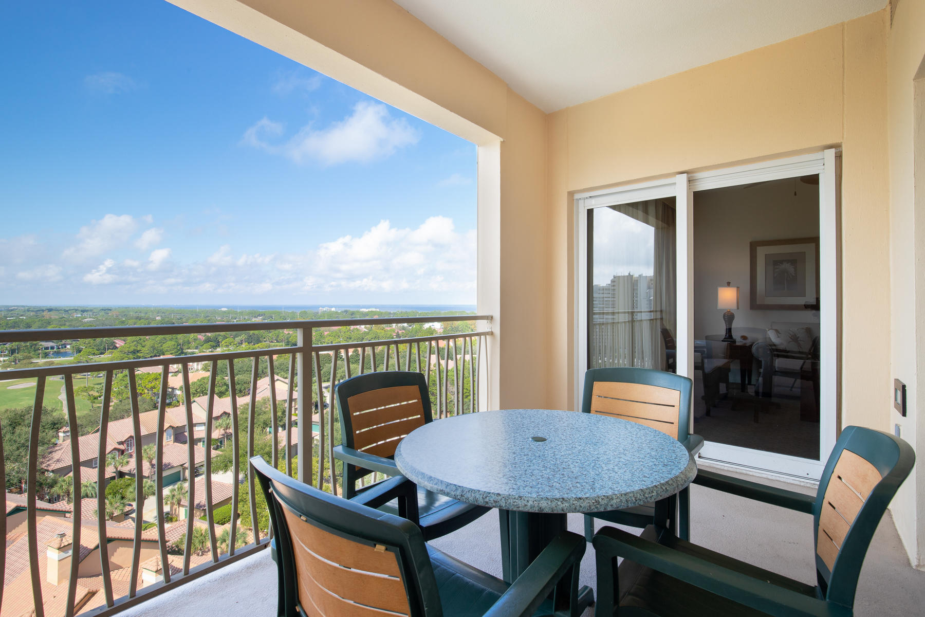 Luau Condo Ph I - Residential