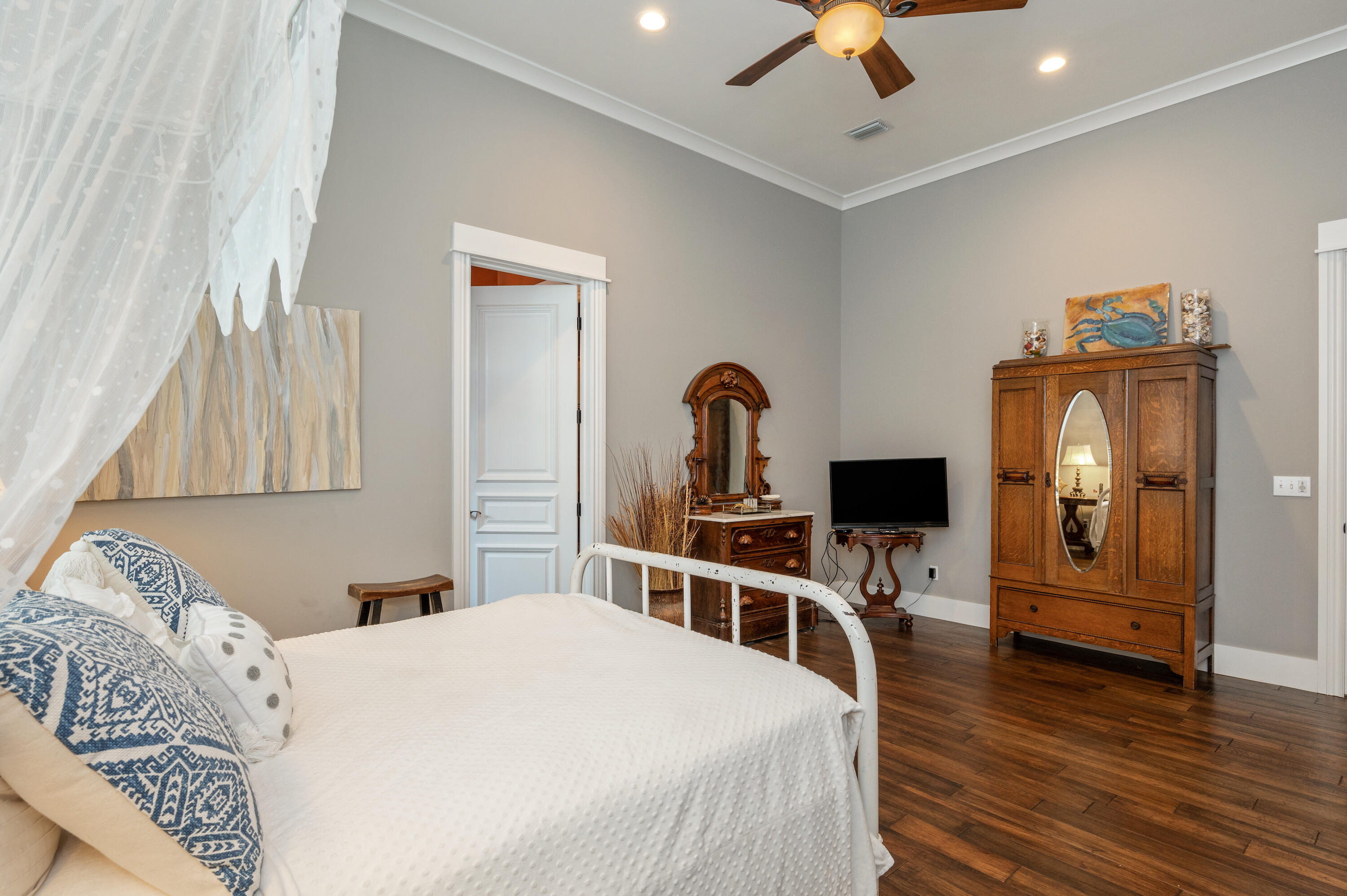 Bay Towne - Residential