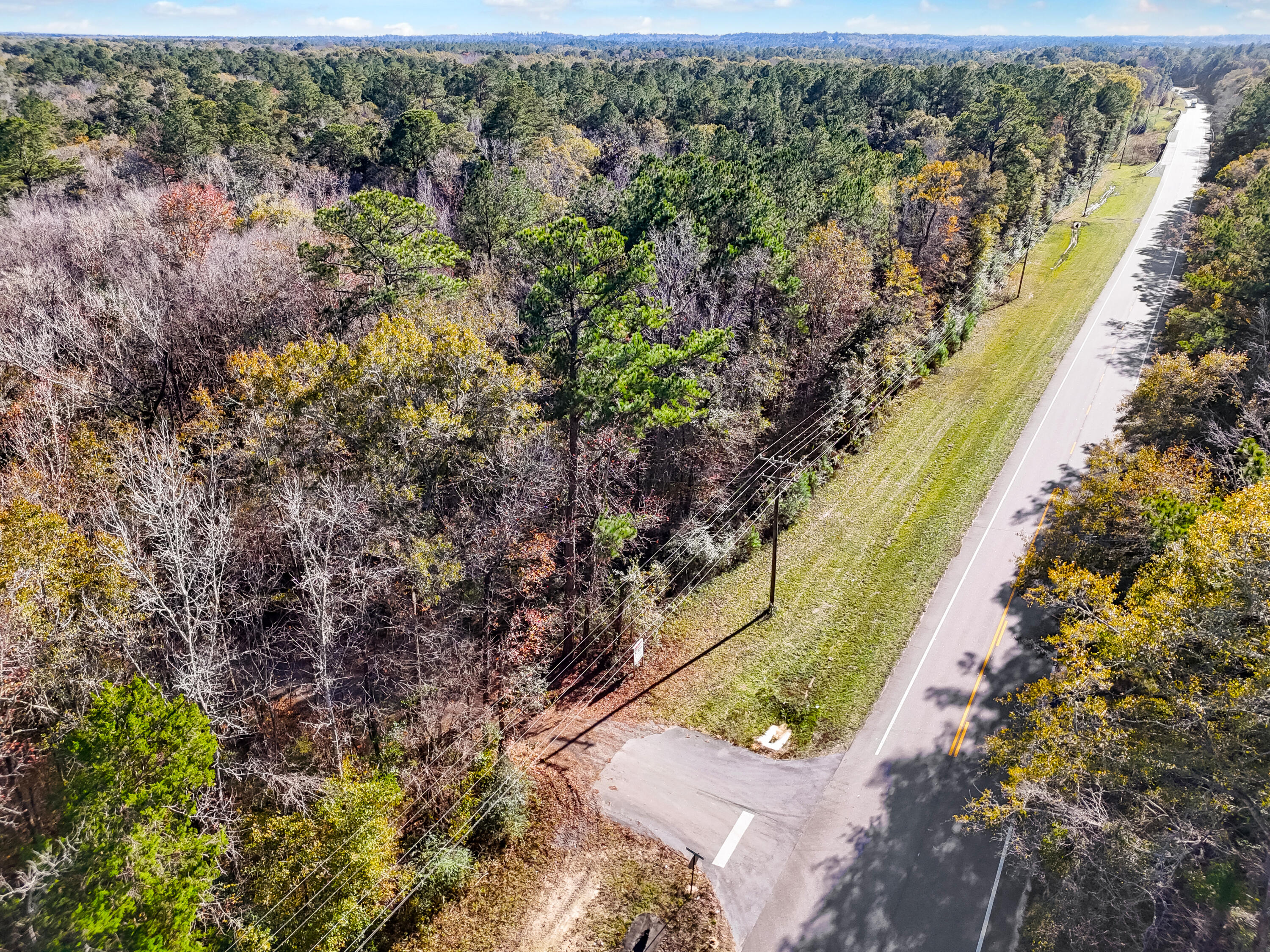 NO RECORDED SUBDIVISION - Land