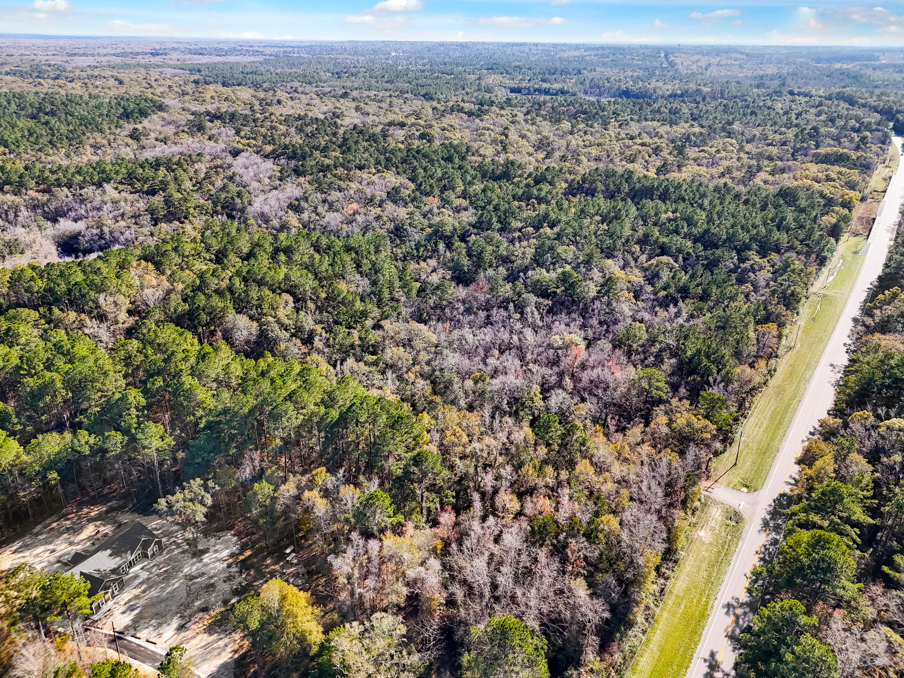 NO RECORDED SUBDIVISION - Land