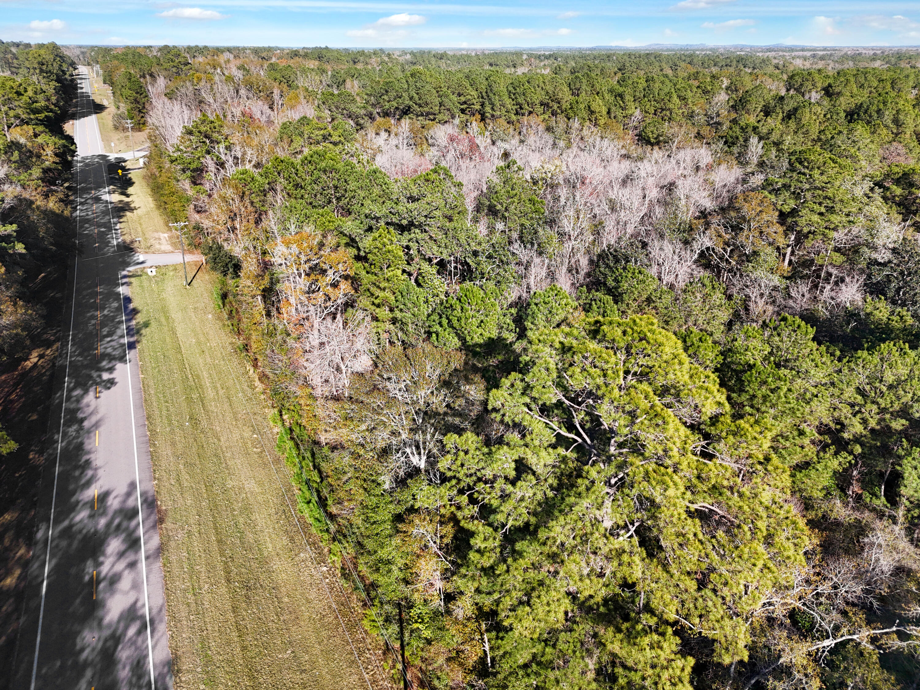 NO RECORDED SUBDIVISION - Land