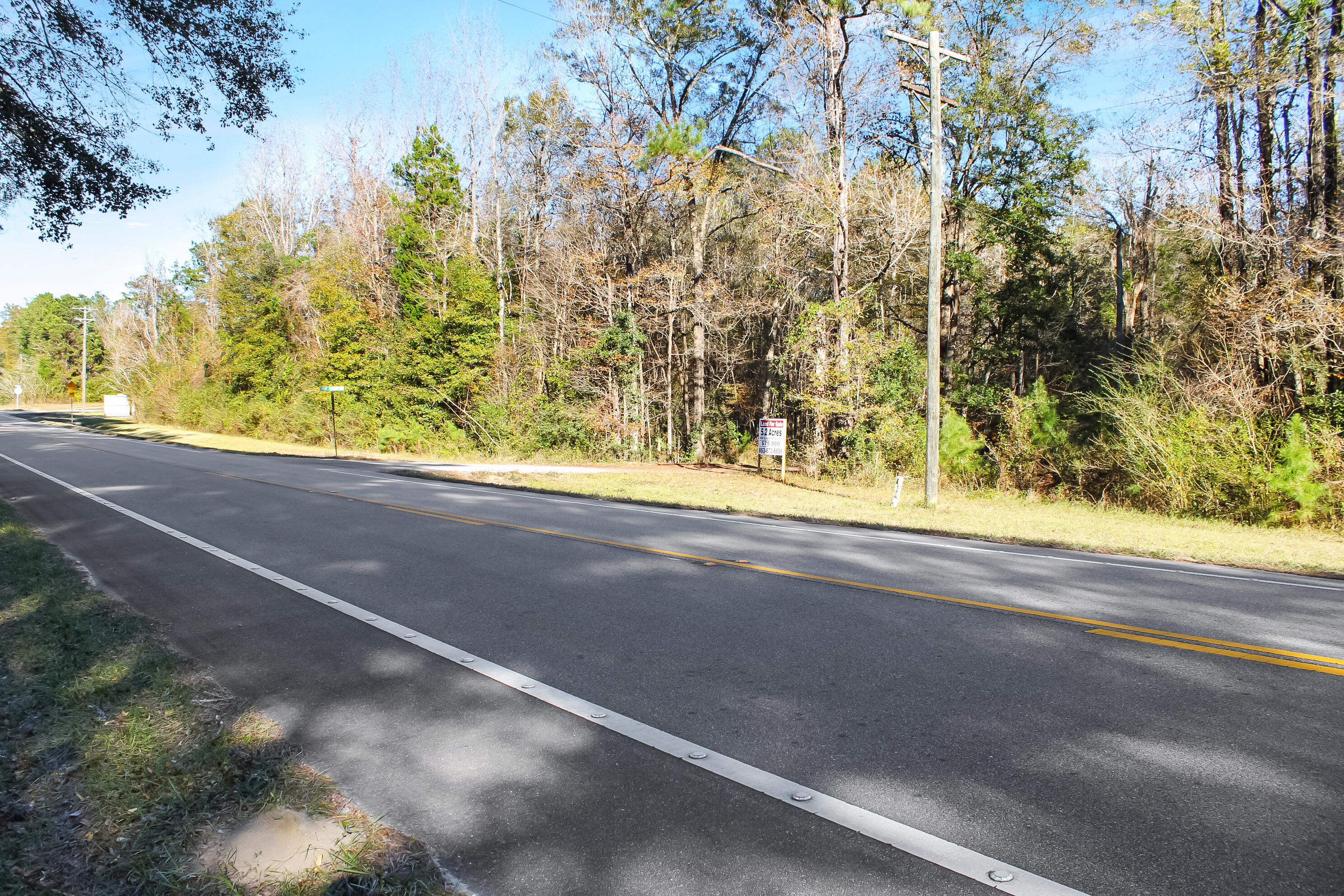 NO RECORDED SUBDIVISION - Land