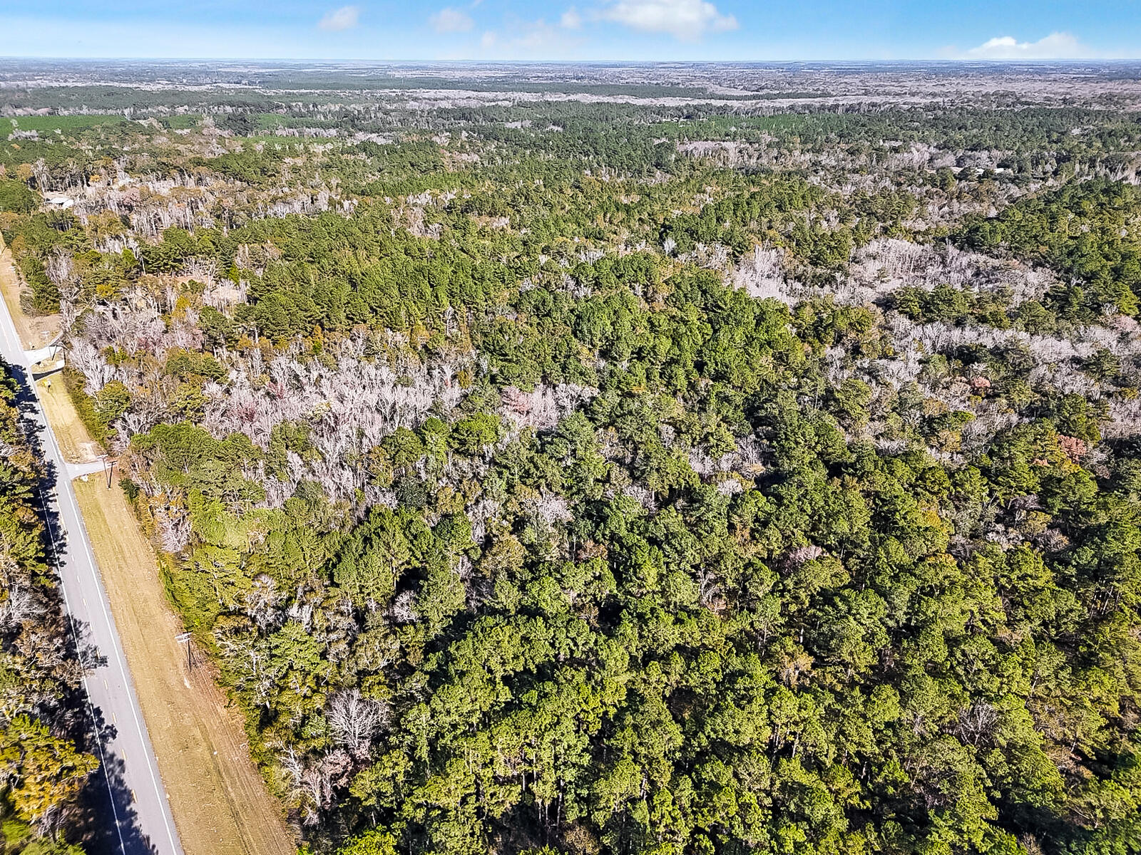 NO RECORDED SUBDIVISION - Land