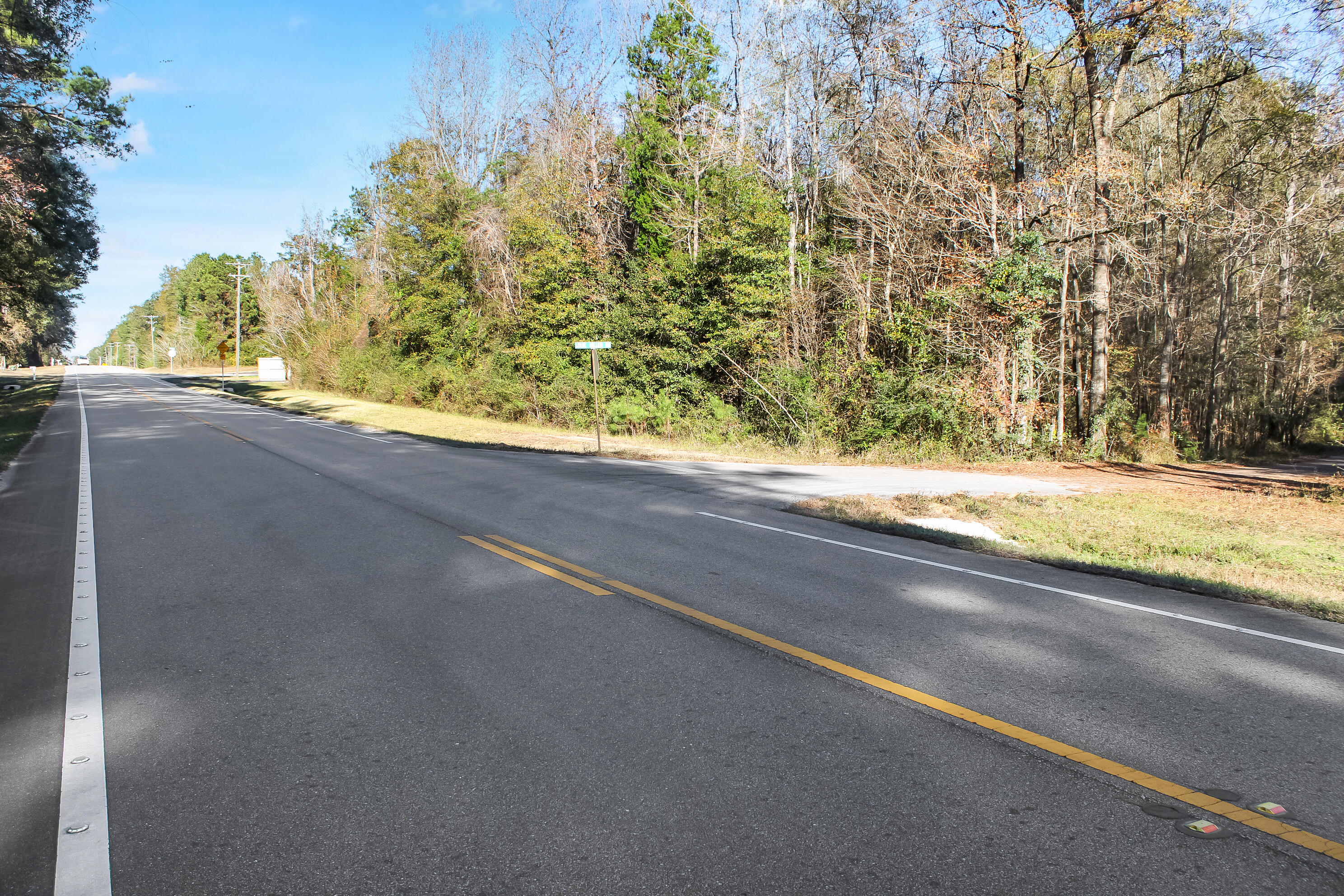 NO RECORDED SUBDIVISION - Land