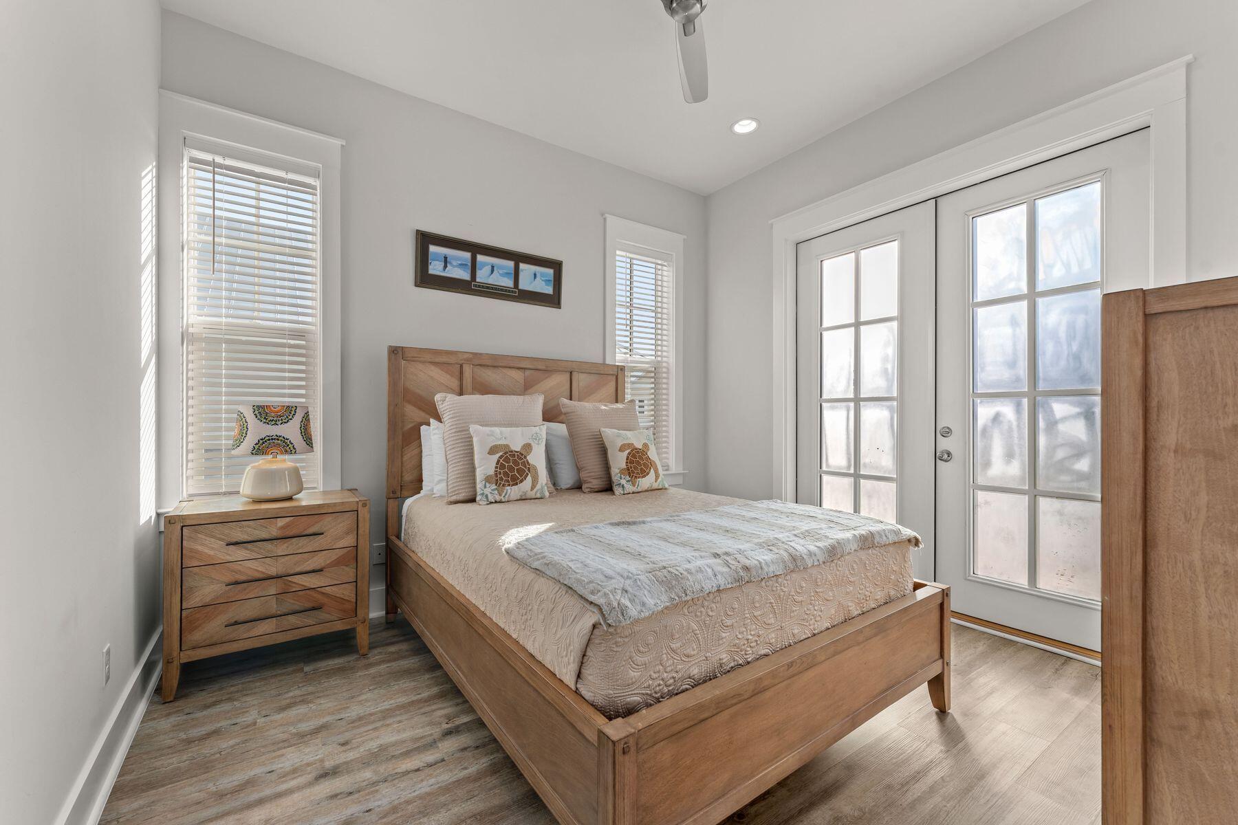 LAKESIDE AT BLUE MOUNTAIN BEACH - Residential