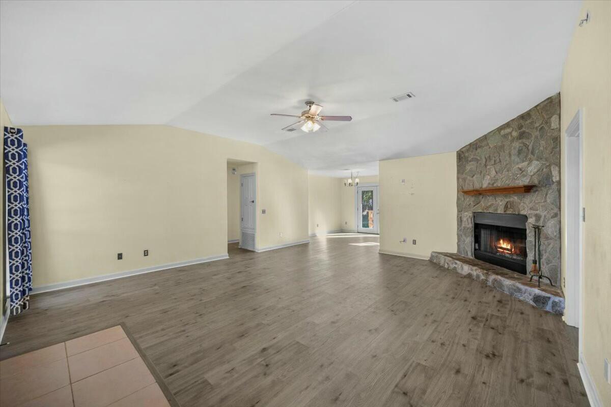 NAVARRE S/D 2ND ADDN - Residential