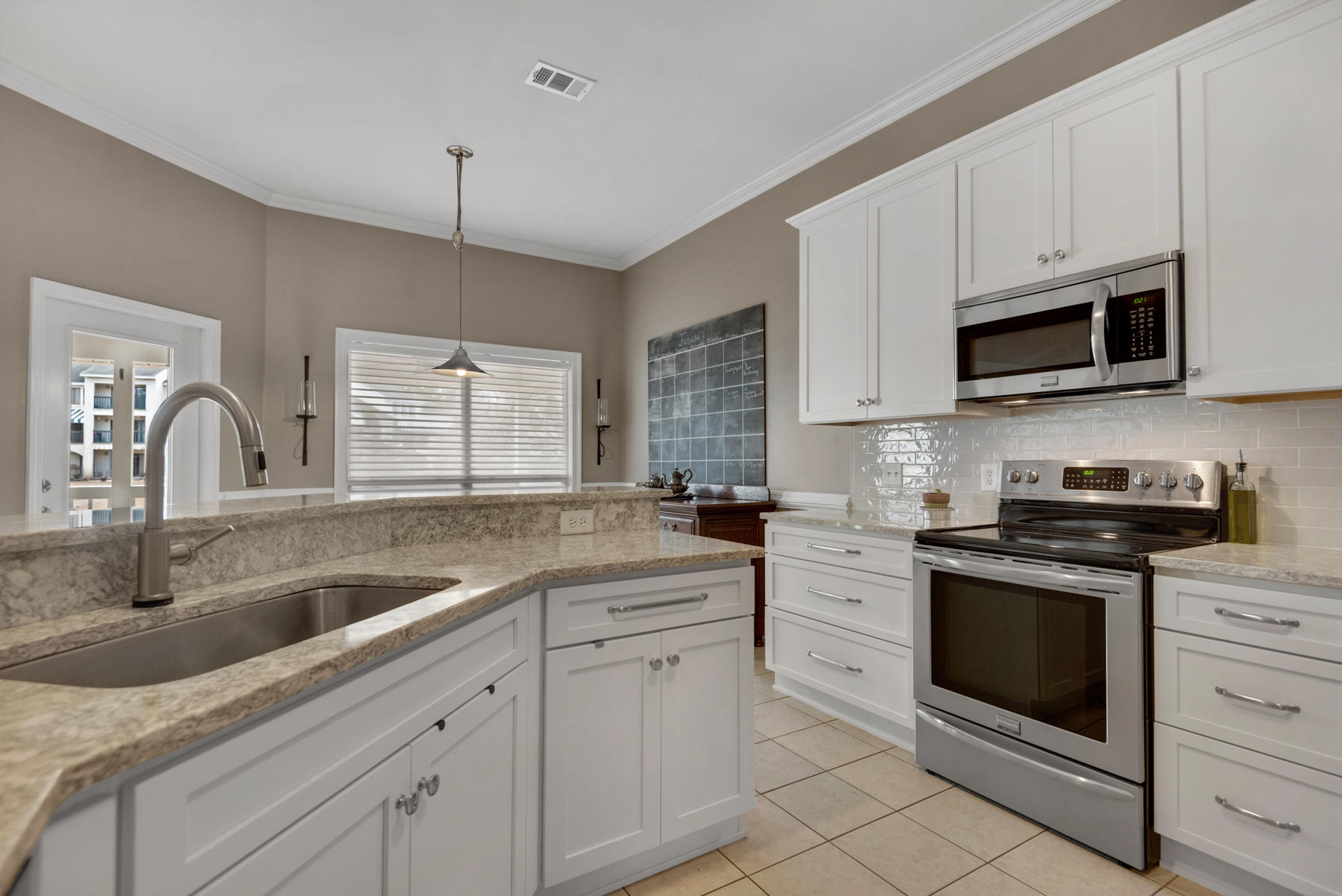 HIDDEN LAKES - Residential