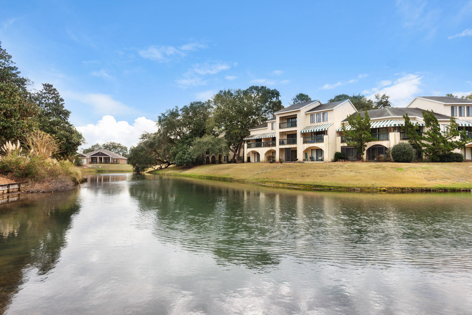 HIDDEN LAKES - Residential