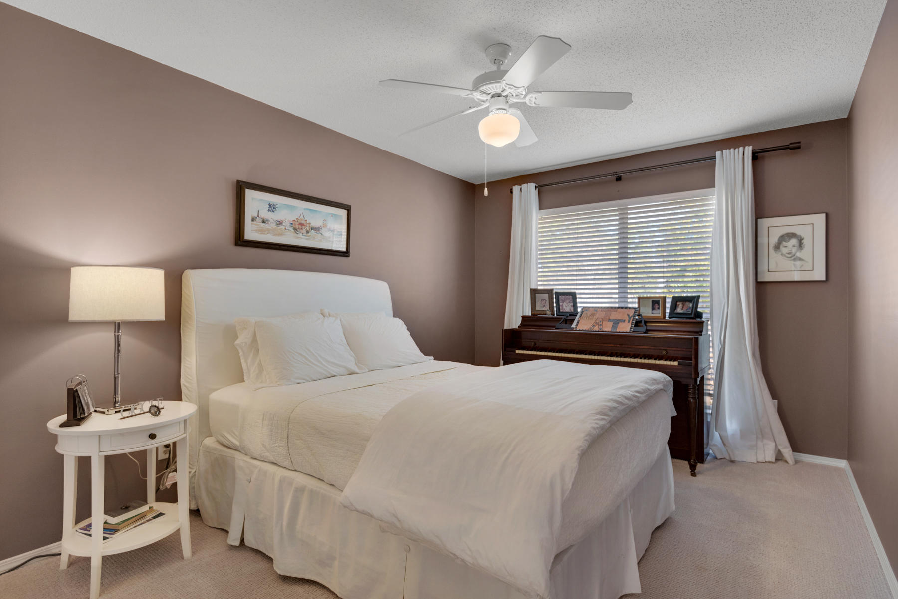 HIDDEN LAKES - Residential