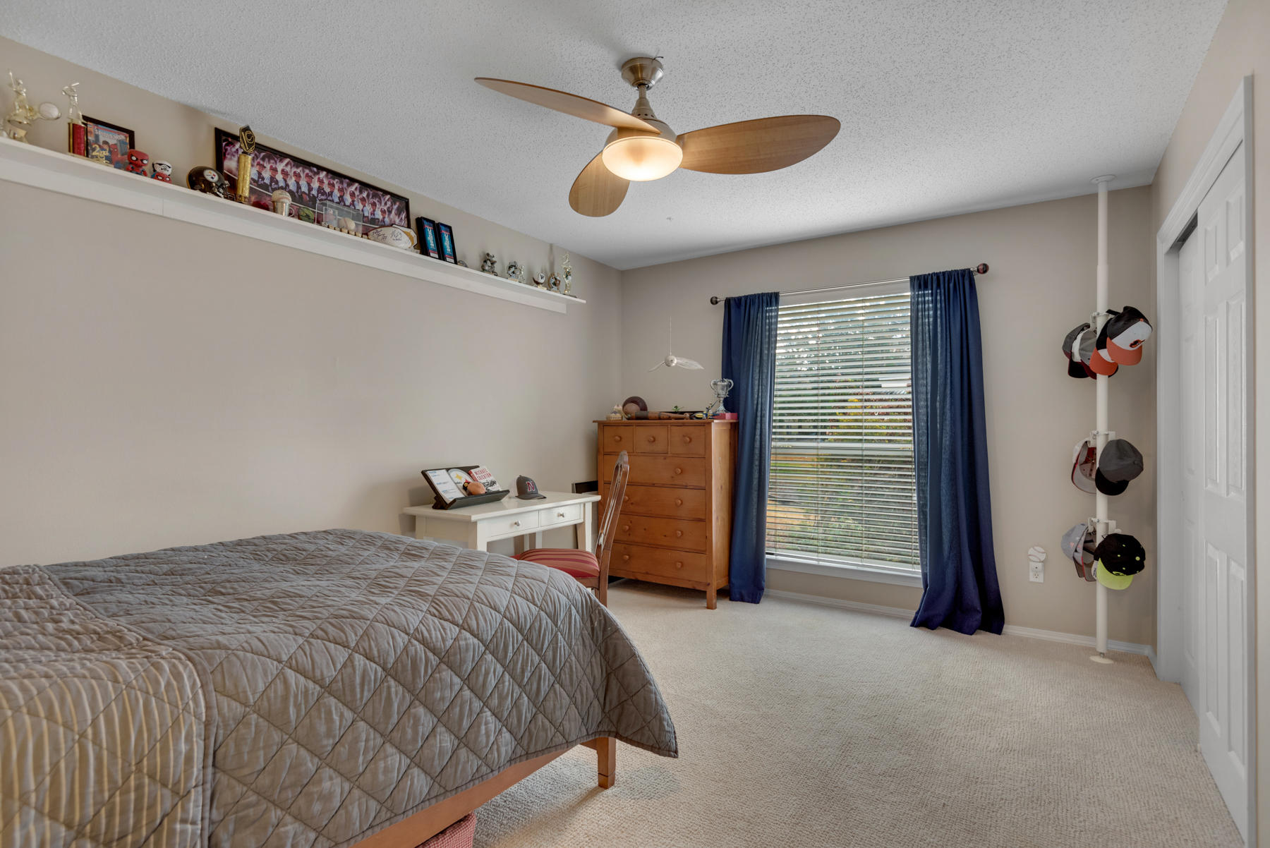 HIDDEN LAKES - Residential