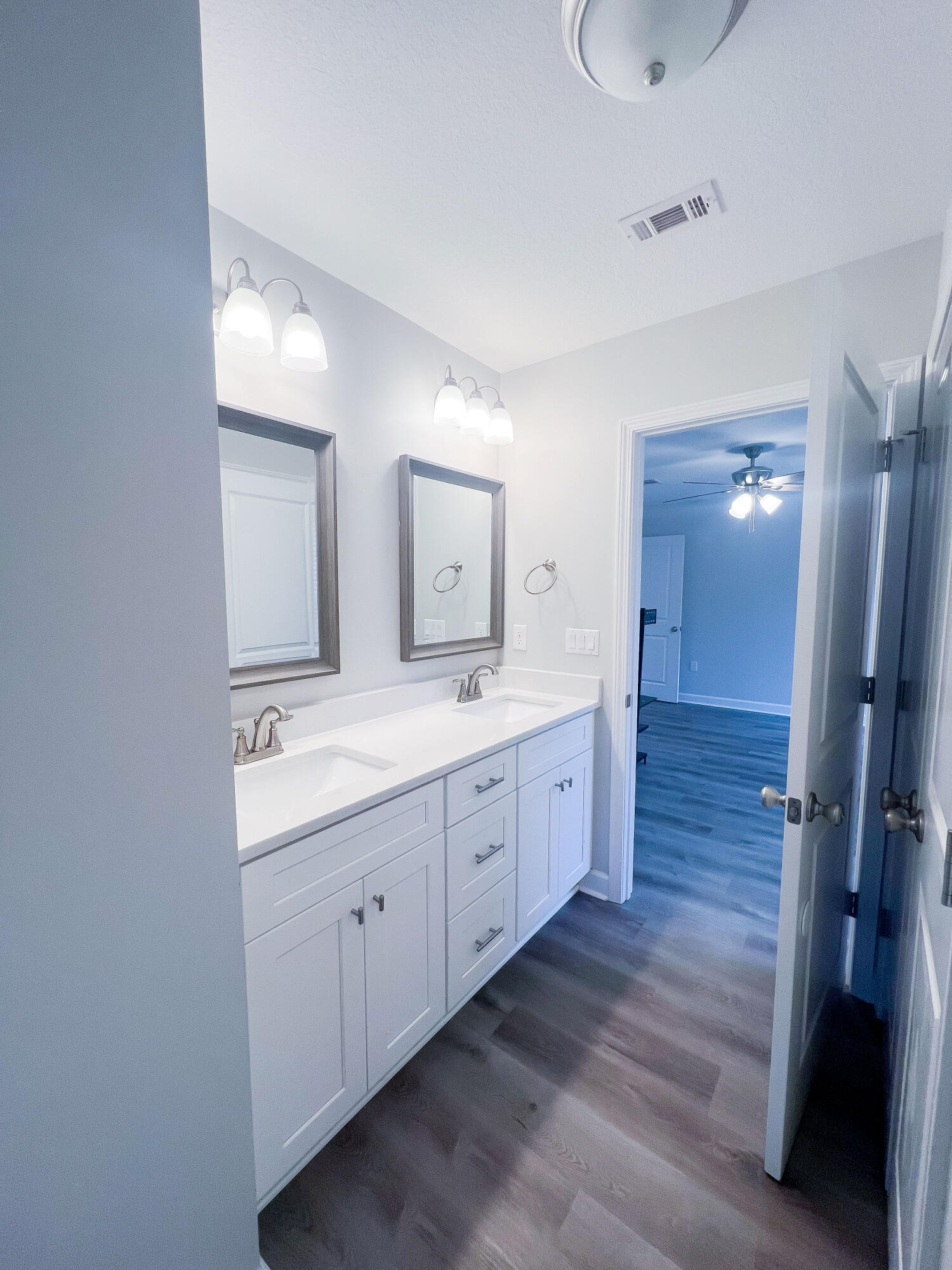 GARDEN CITY - Residential Lease