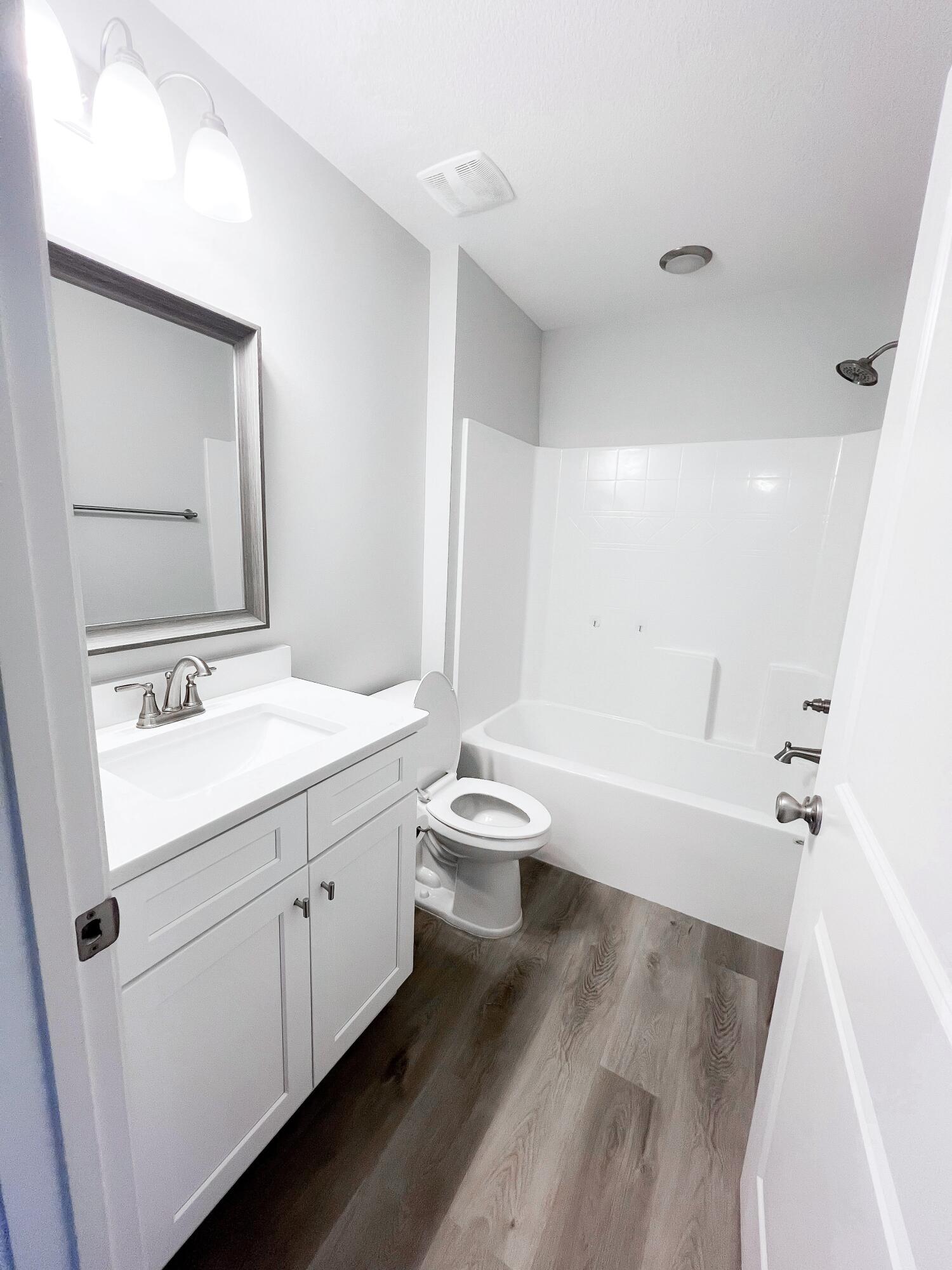 GARDEN CITY - Residential Lease