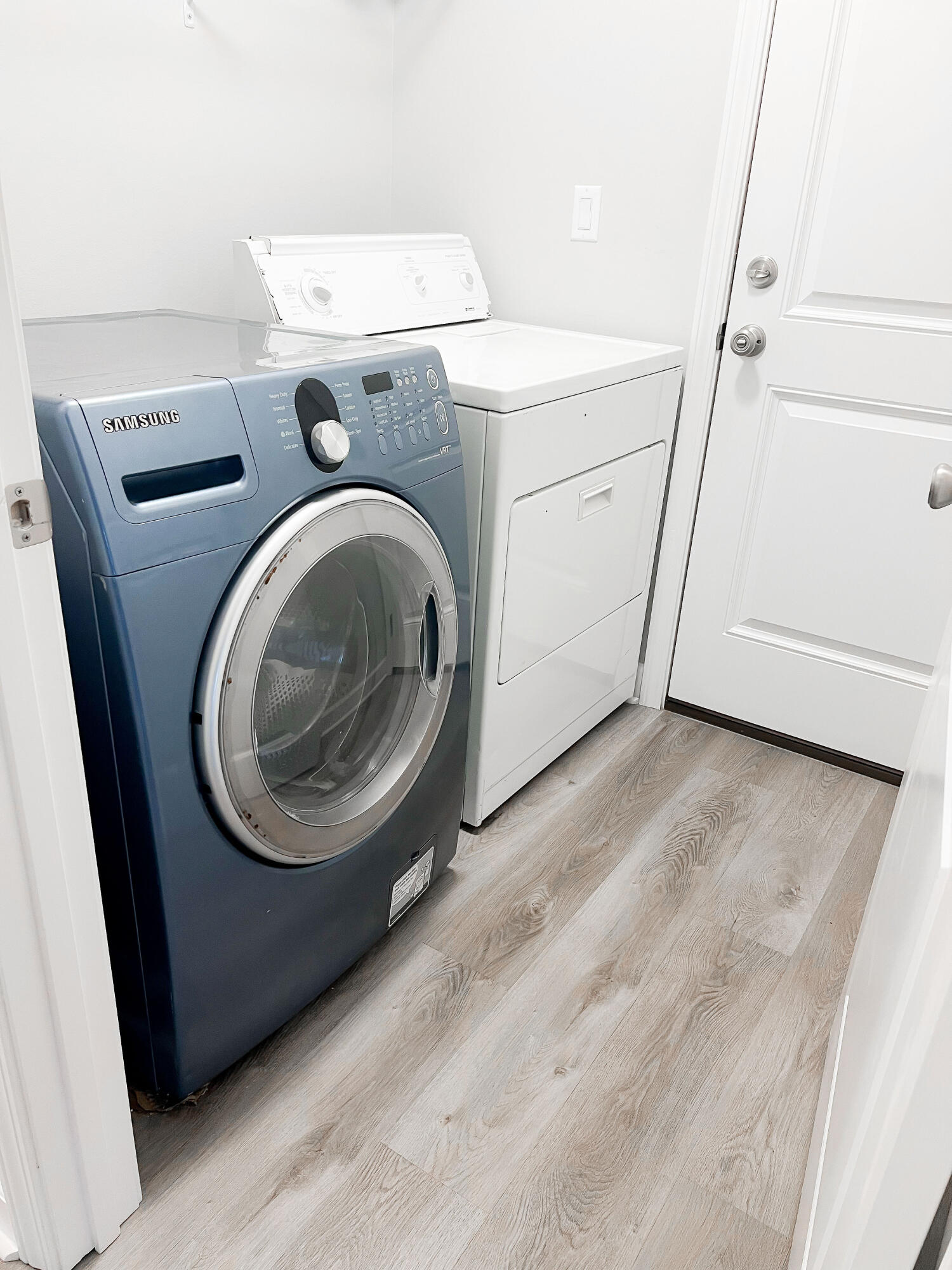 GARDEN CITY - Residential Lease