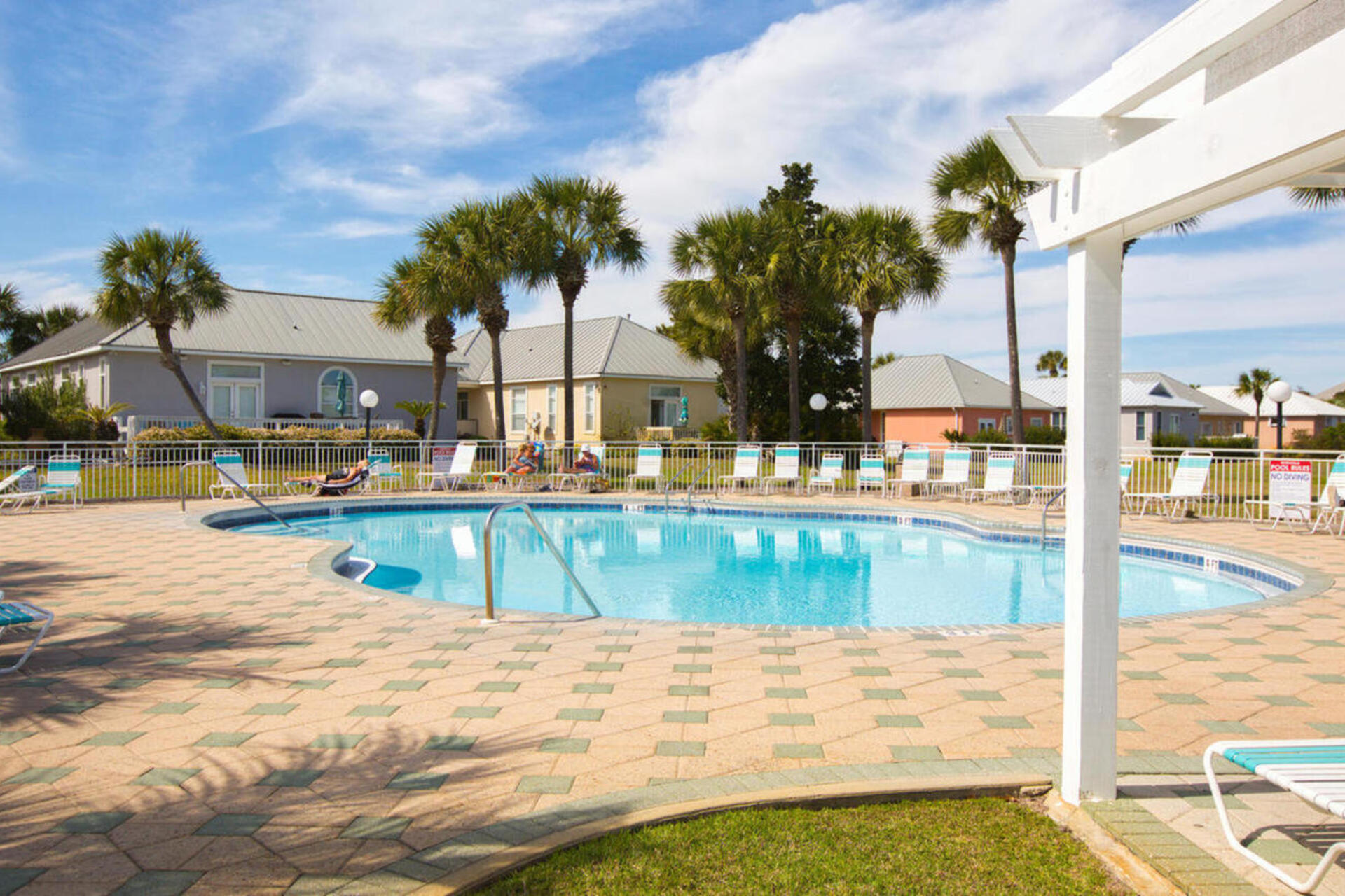 MARAVILLA CONDO 4 - Residential