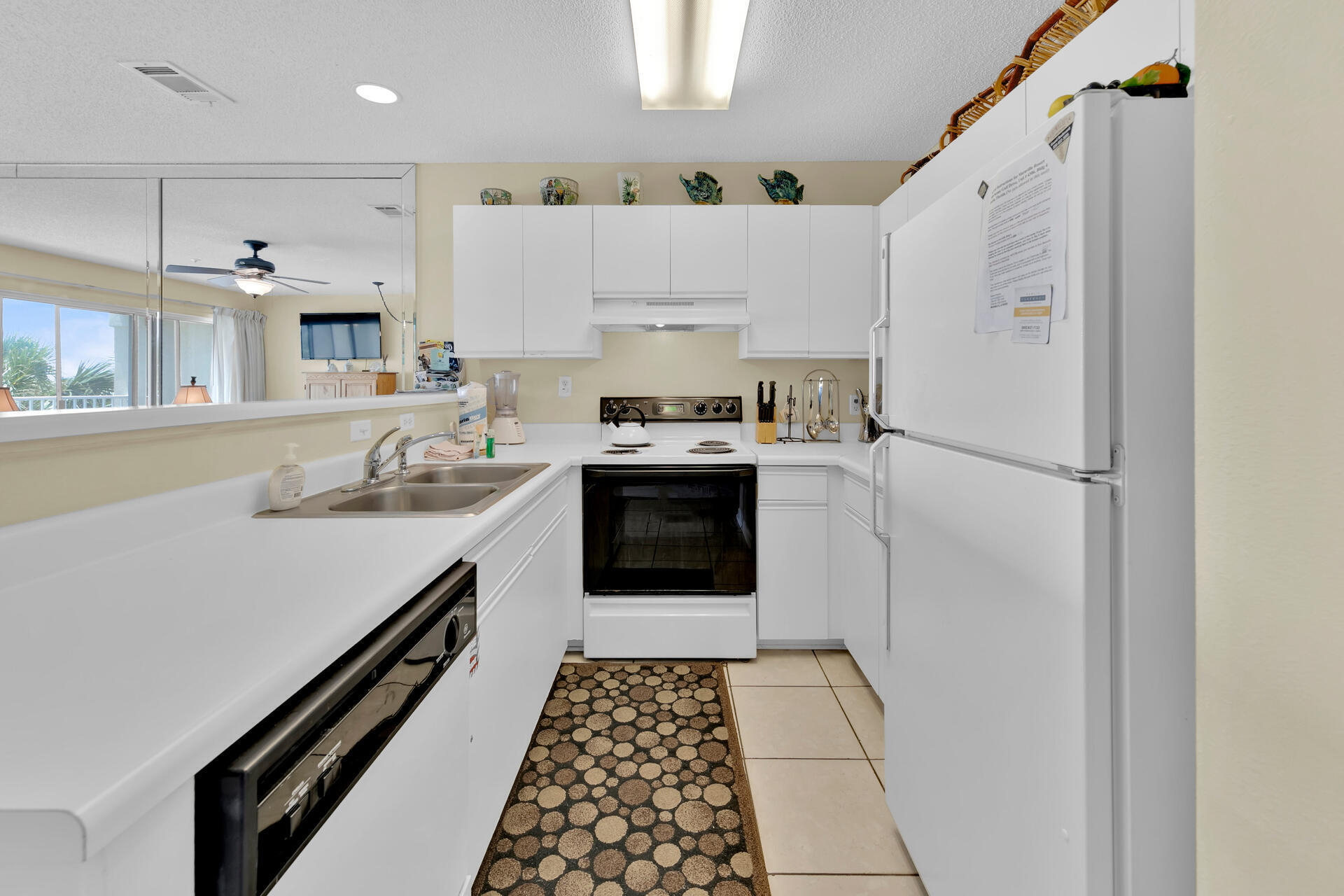 MARAVILLA CONDO 4 - Residential