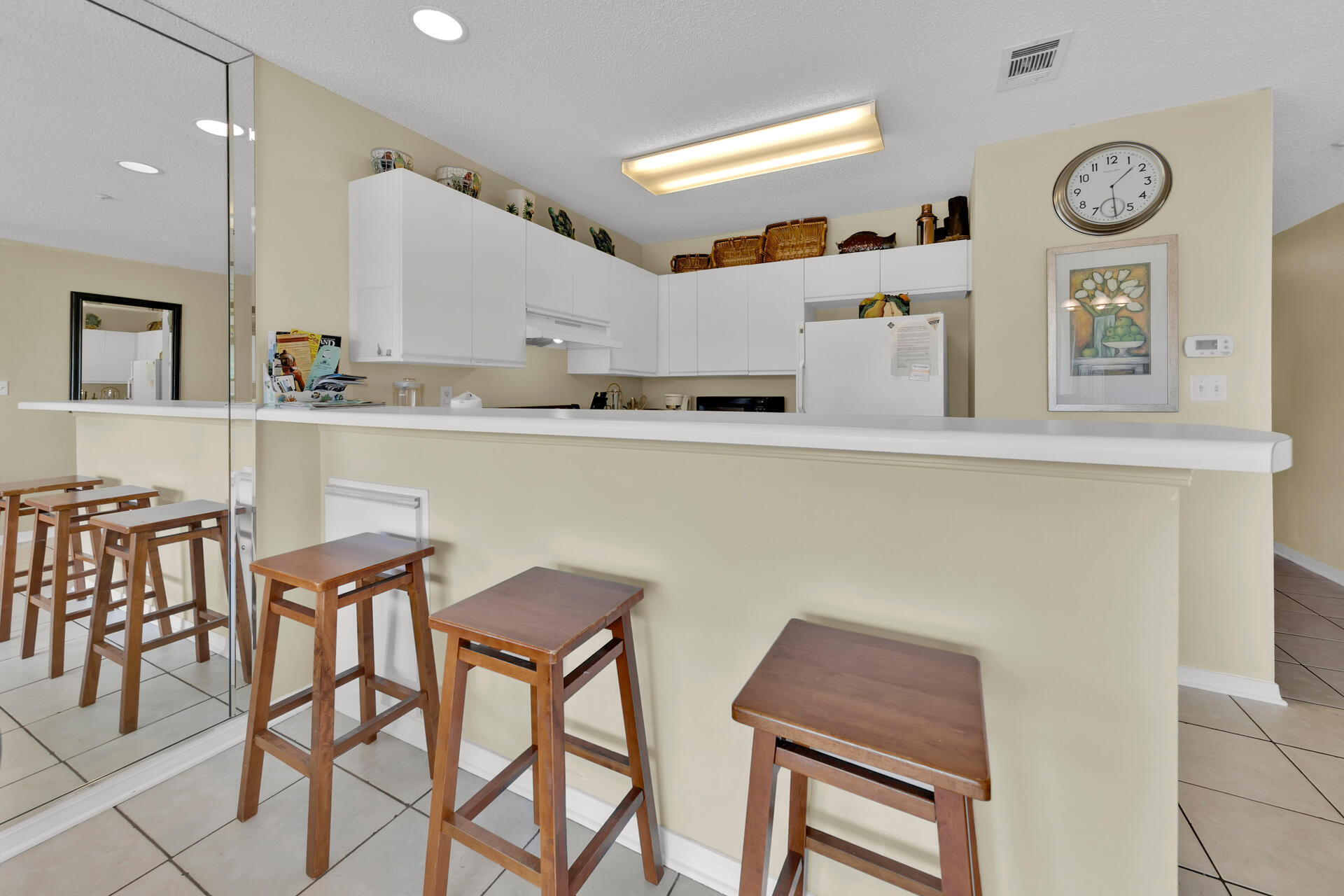 MARAVILLA CONDO 4 - Residential