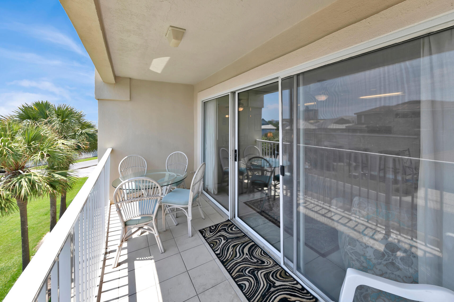 MARAVILLA CONDO 4 - Residential